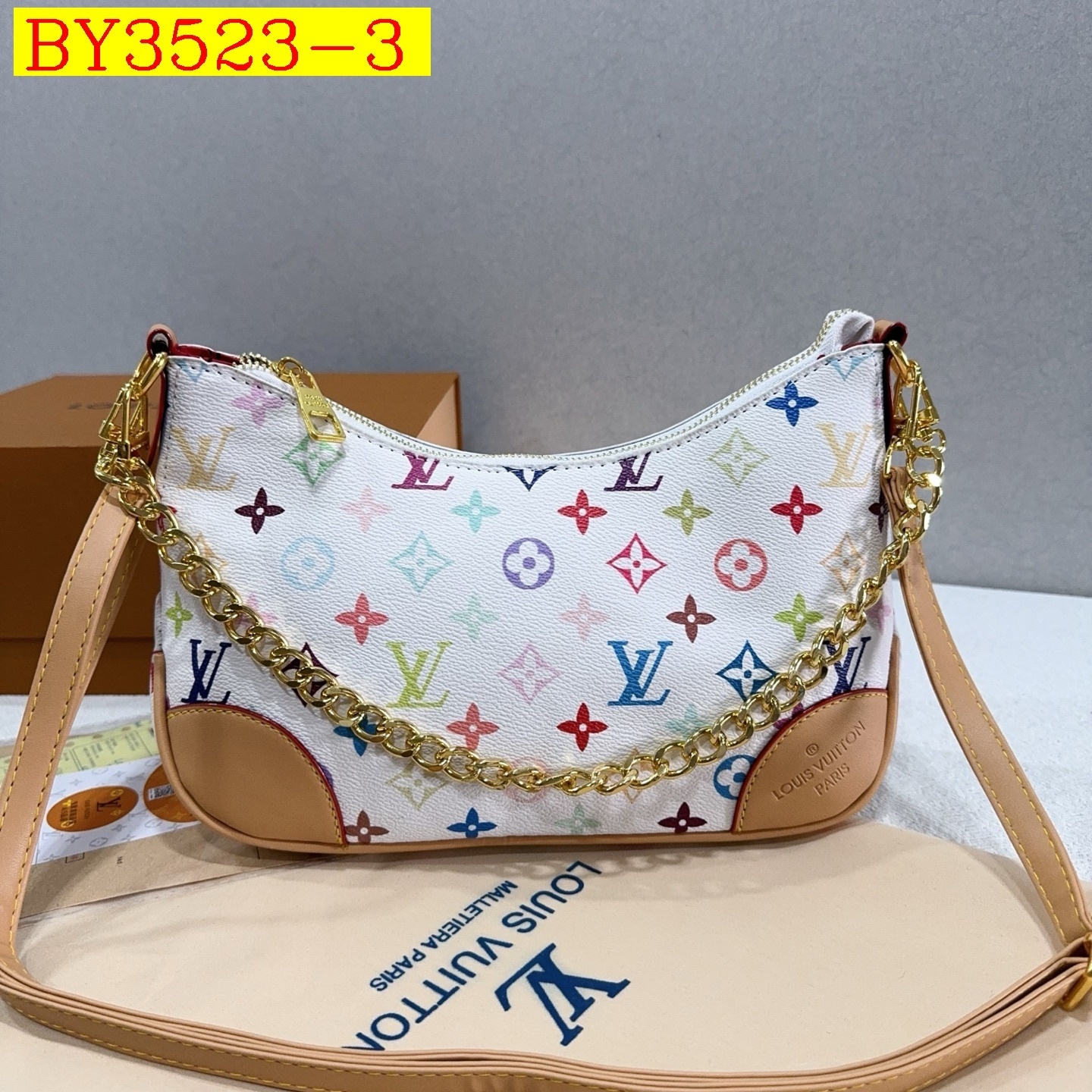28$ LV 9018 Shoulder bag size 30x19x10 cm 5944 BY3523 gallery