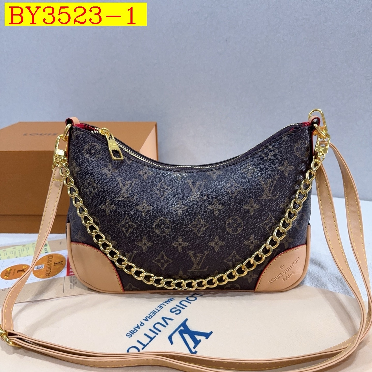 28$ LV 9018 Shoulder bag size 30x19x10 cm 5944 BY3523 gallery
