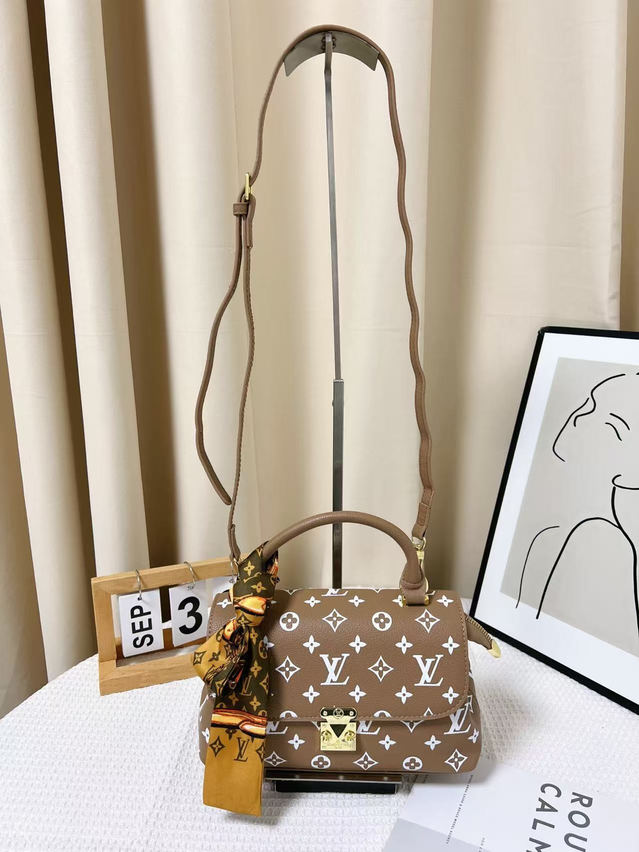 28$ LV Shoulder bag size 25x14x8 cm 4998 BY3563 gallery