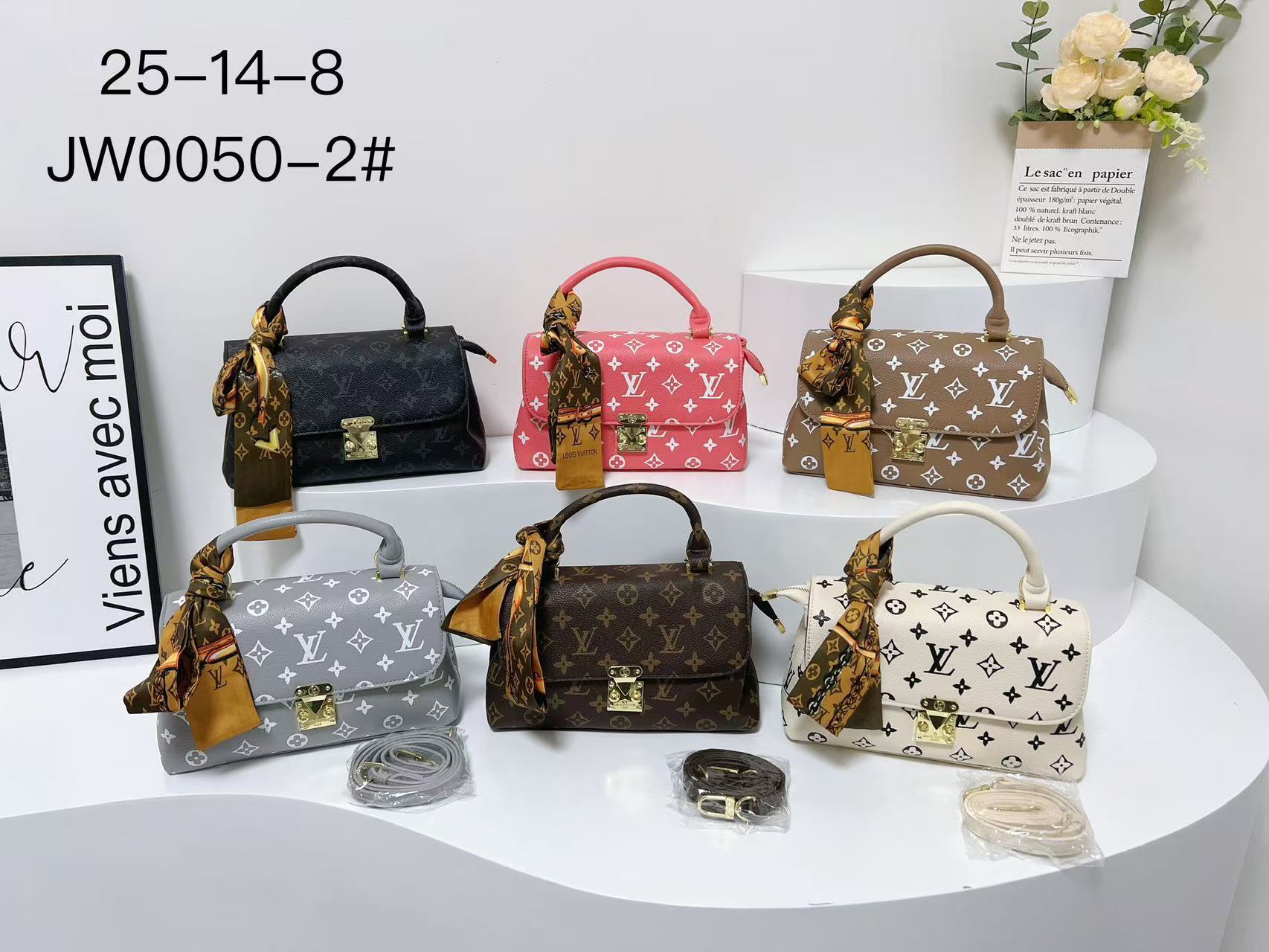 28$ LV Shoulder bag size 25x14x8 cm 4998 BY3563 gallery