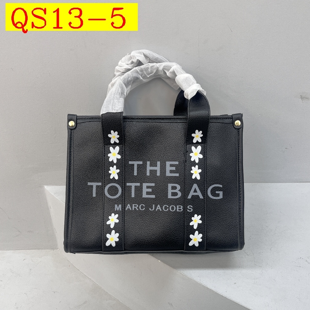 28$ MARC JACOBS 1743 7976 QS13 gallery