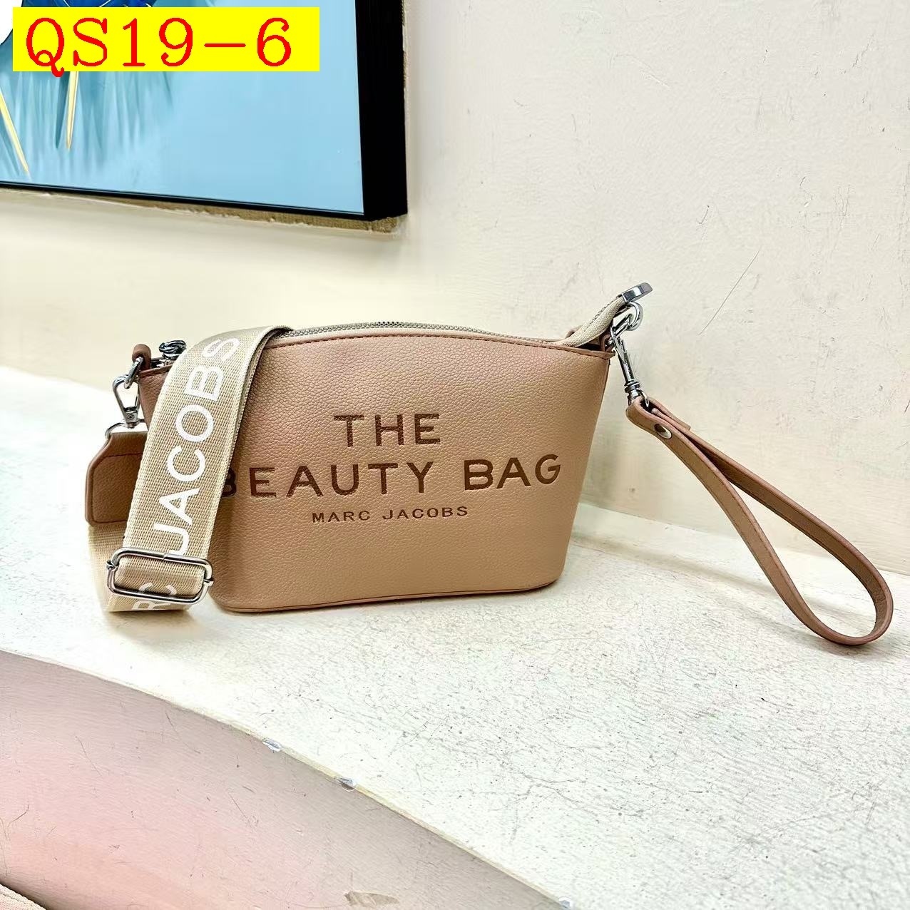28$ MARC JACOBS 5771 7990 QS19 gallery