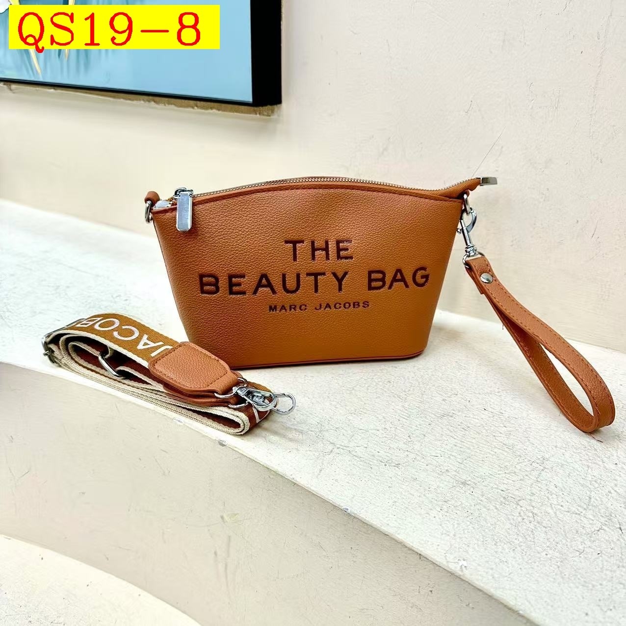 28$ MARC JACOBS 5771 7990 QS19 gallery