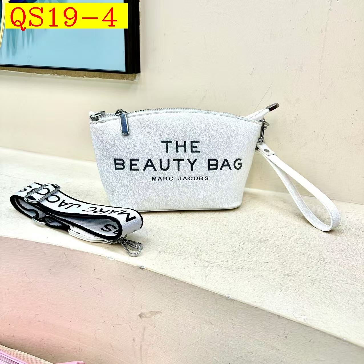 28$ MARC JACOBS 5771 7990 QS19 gallery