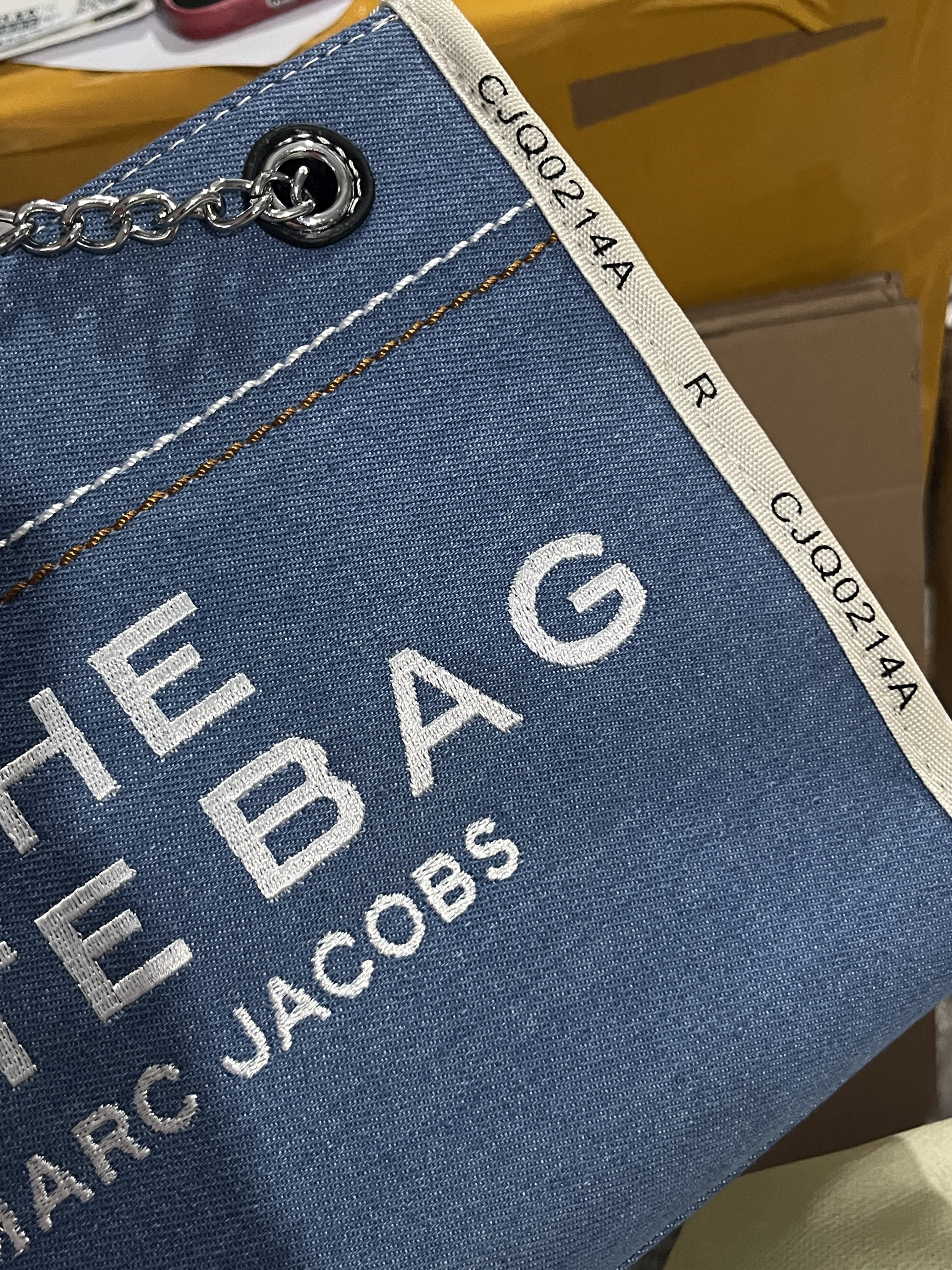 28$ MARC JACOBS 8833 big size 26x10x21 cm small size 19x15x9 cm 9970 QS27 gallery