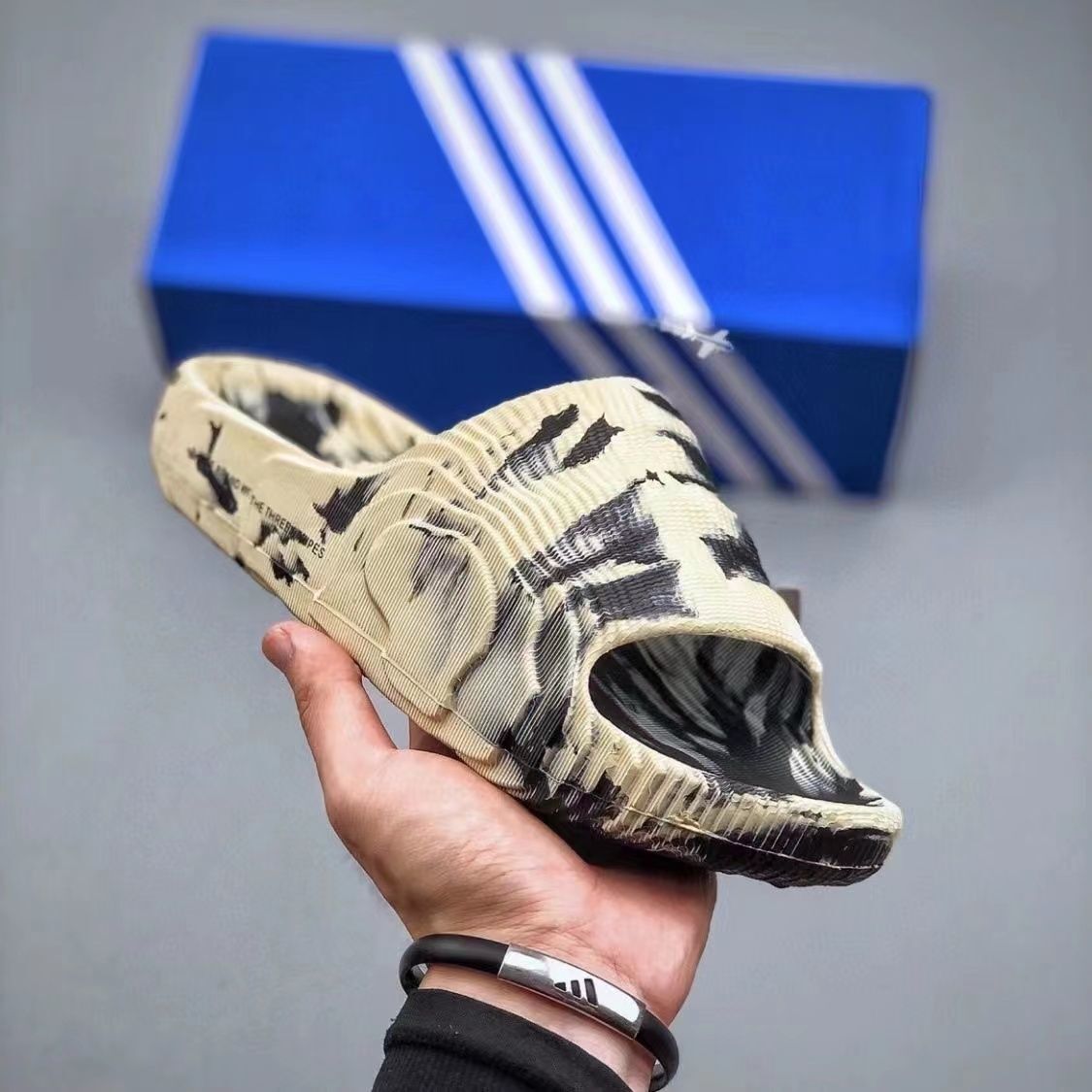 28$ adidas Slippers size 36-45 6780 XWZ8 gallery