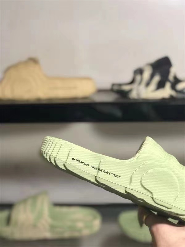 28$ adidas Slippers size 36-45 6780 XWZ8 gallery