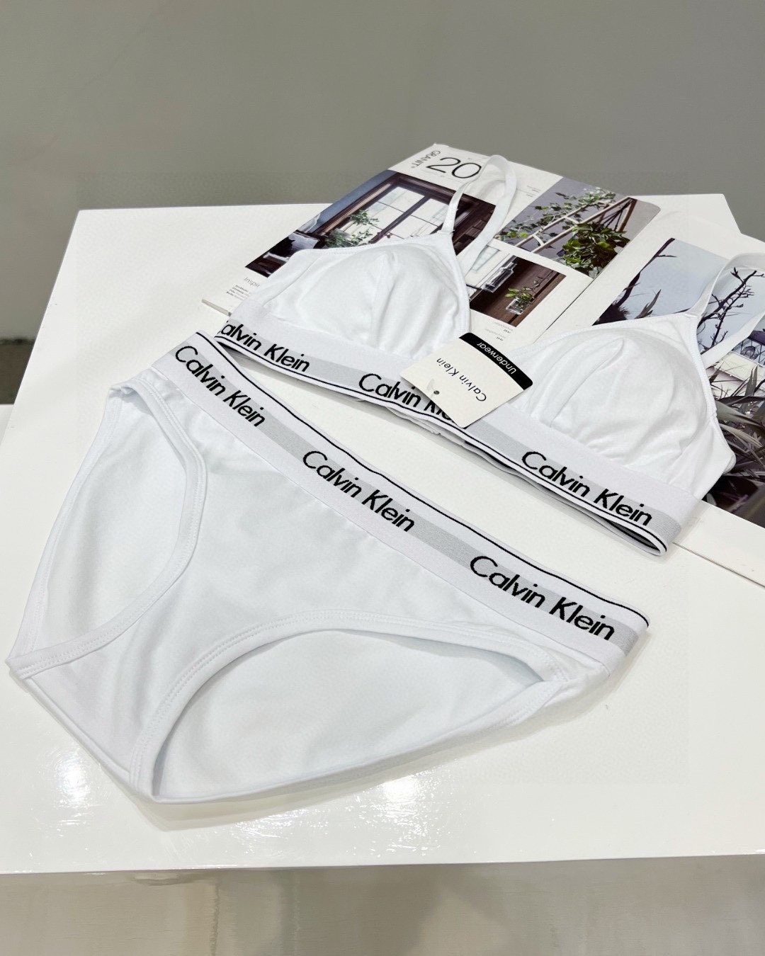 29$ Calvin Klein Bra set 619210 LNF500 gallery