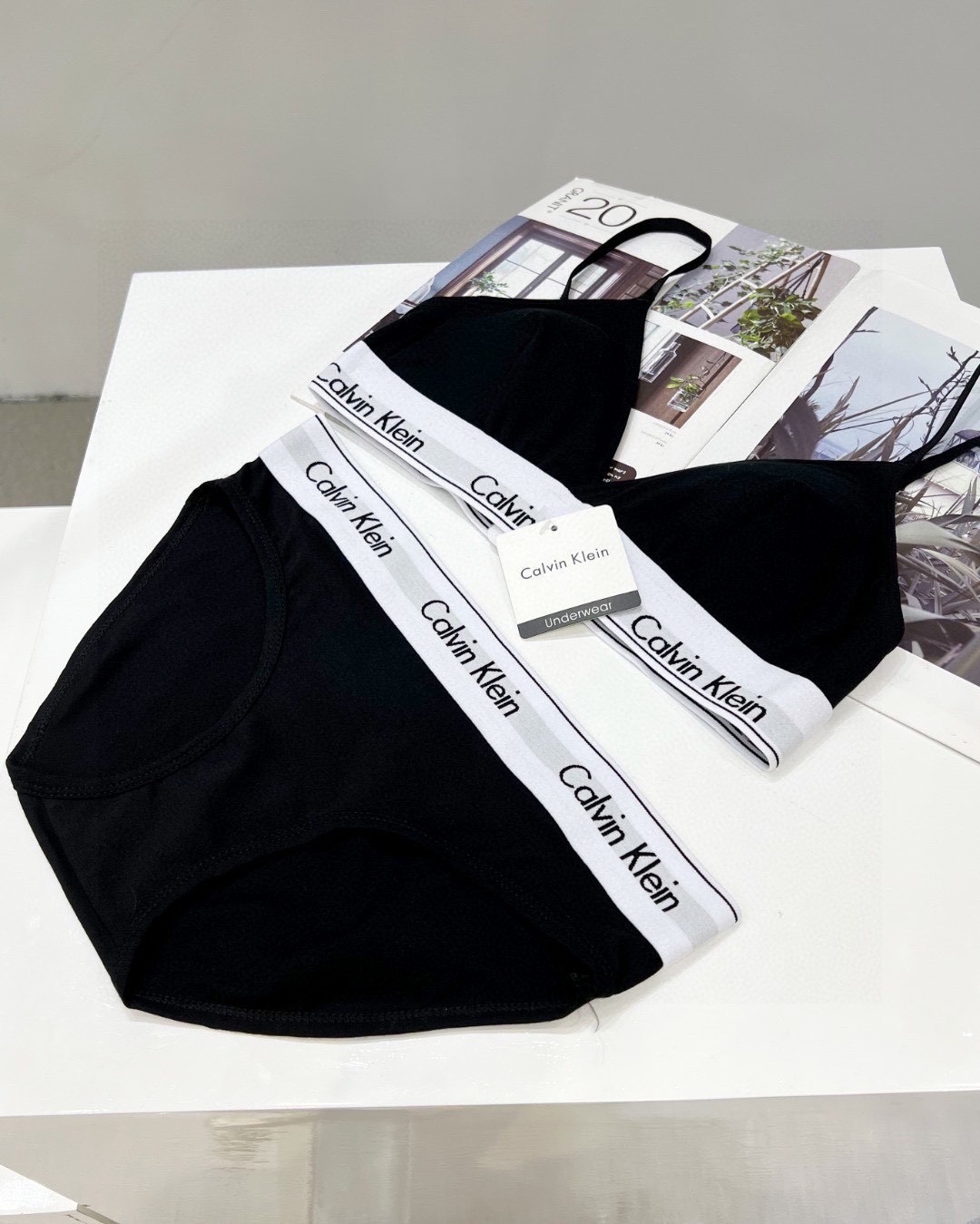 29$ Calvin Klein Bra set 619210 LNF500 gallery