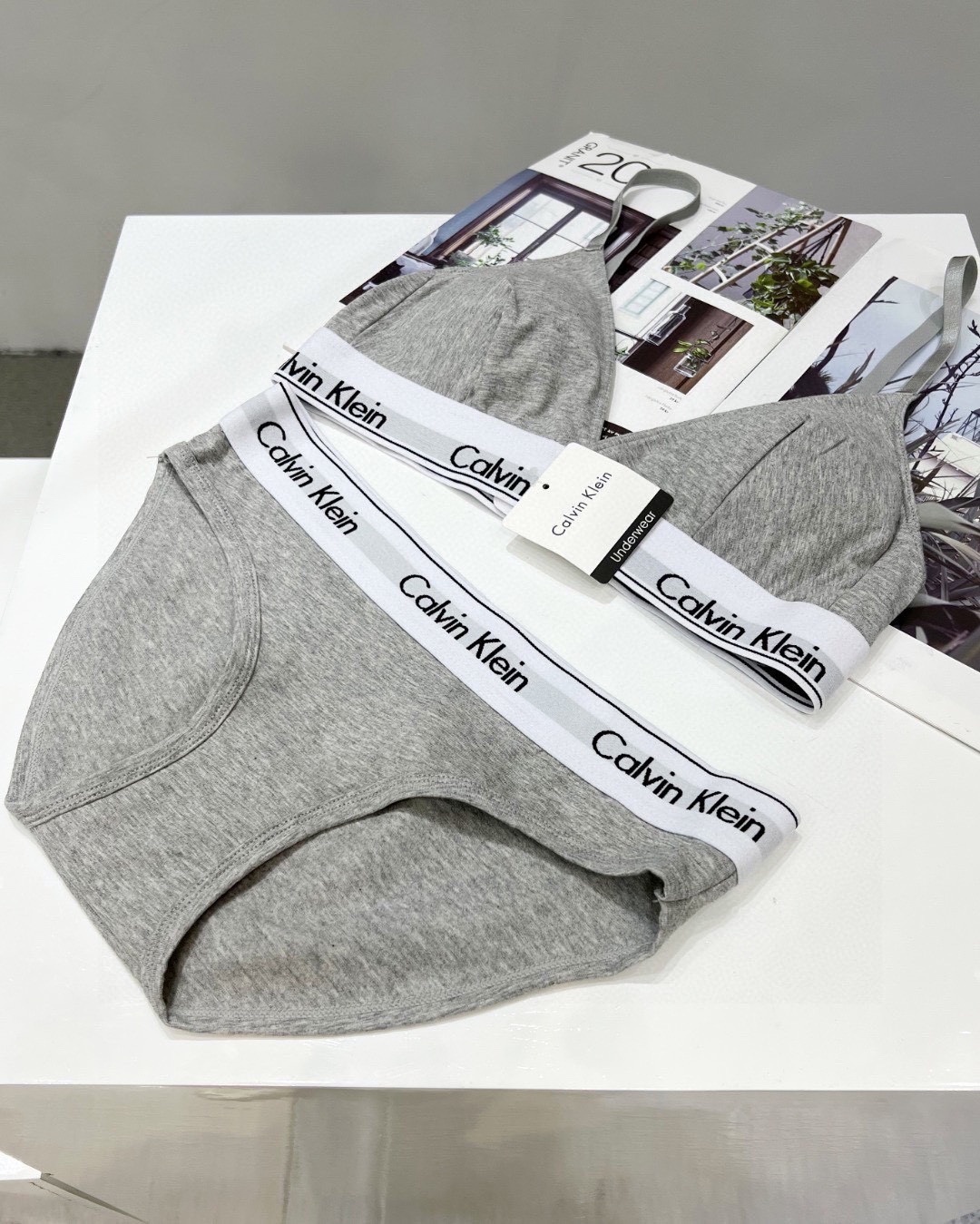 29$ Calvin Klein Bra set 619210 LNF500 gallery