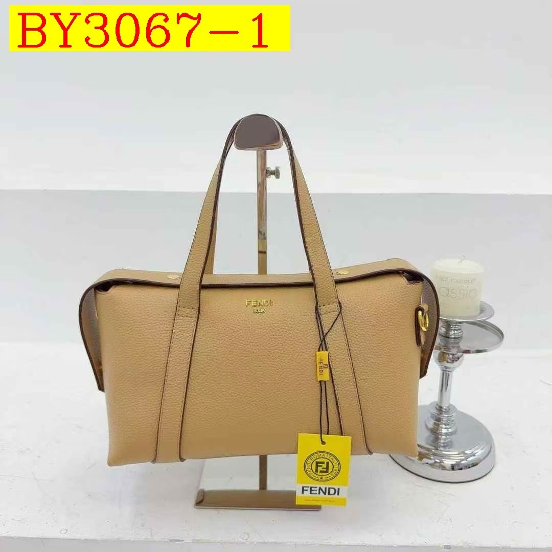 29$ FENDI 92031 Shoulder bag size 28x13x18 cm 615028 BY3067 gallery