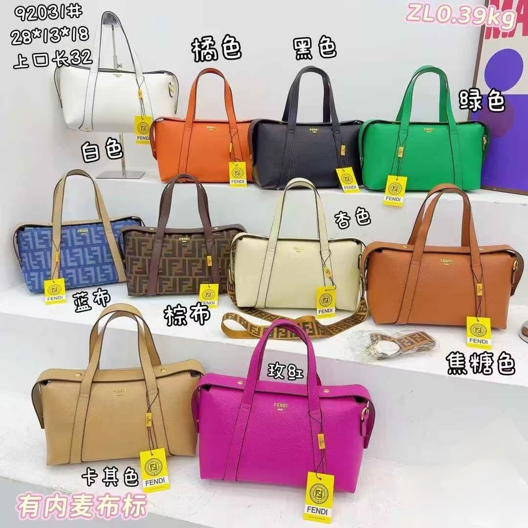 29$ FENDI 92031 Shoulder bag size 28x13x18 cm 615028 BY3067 gallery