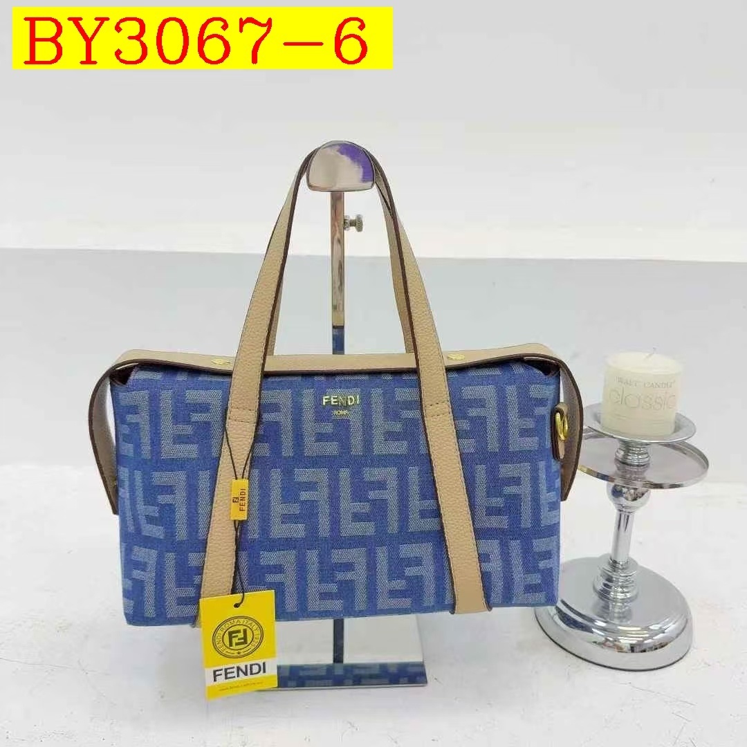 29$ FENDI 92031 Shoulder bag size 28x13x18 cm 615028 BY3067 gallery