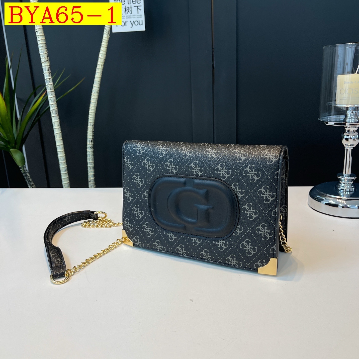 29$ Guess Shoulder bag size 22x15x6cm 7728 BYA65 gallery