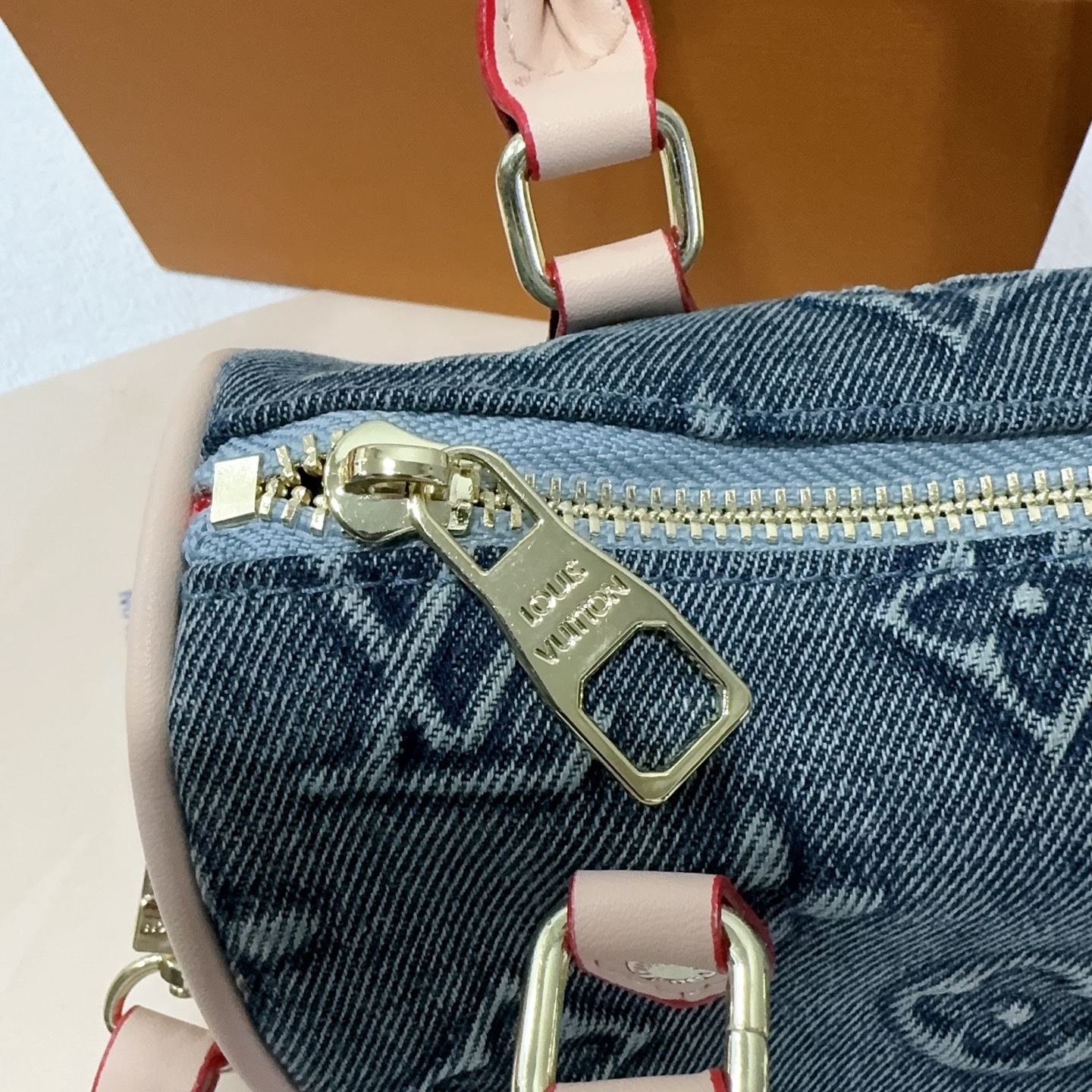 29$ LV 8806 Shoulder bag size 17x12x10 cm 219008 BY2919 gallery