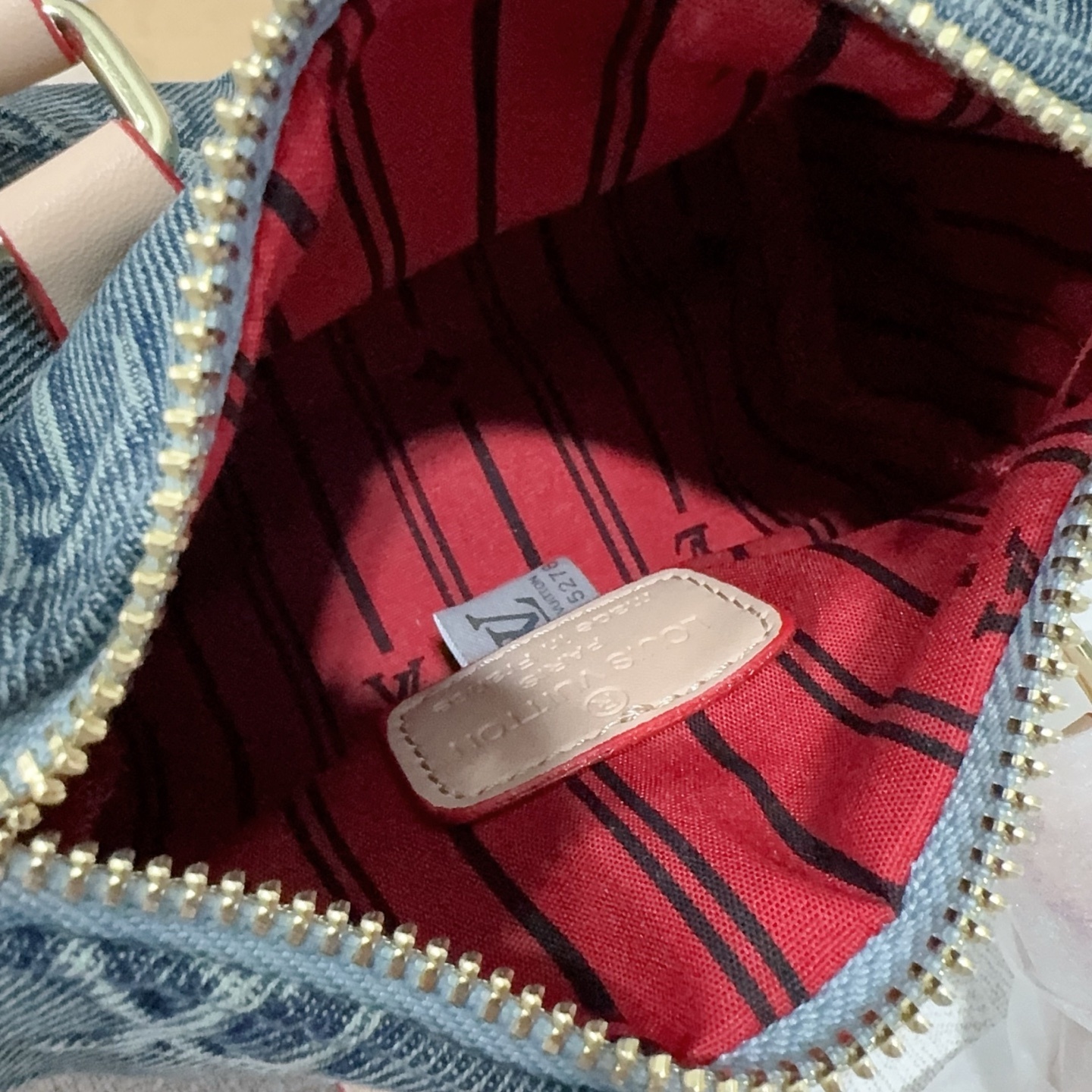 29$ LV 8806 Shoulder bag size 17x12x10 cm 219008 BY2919 gallery