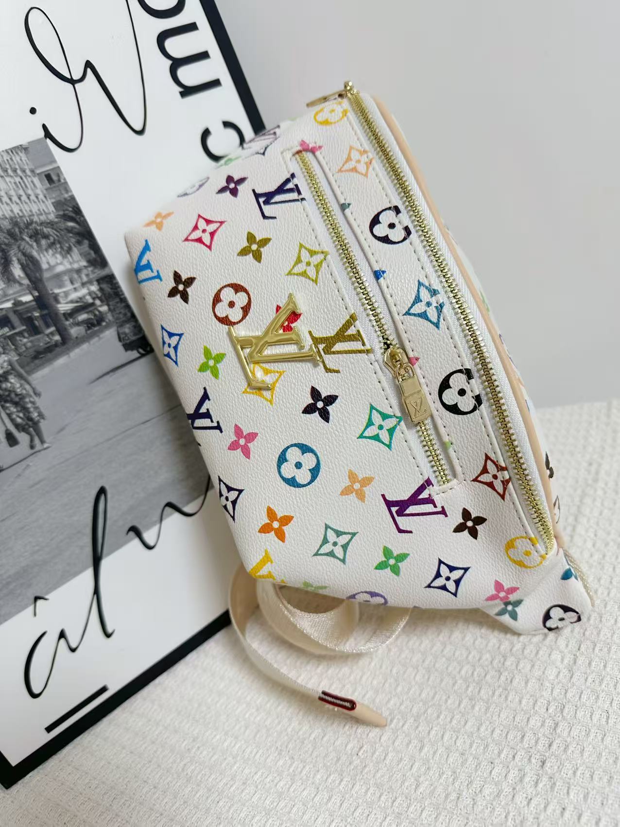 29$ LV Waist bag 4804 BYA247 gallery