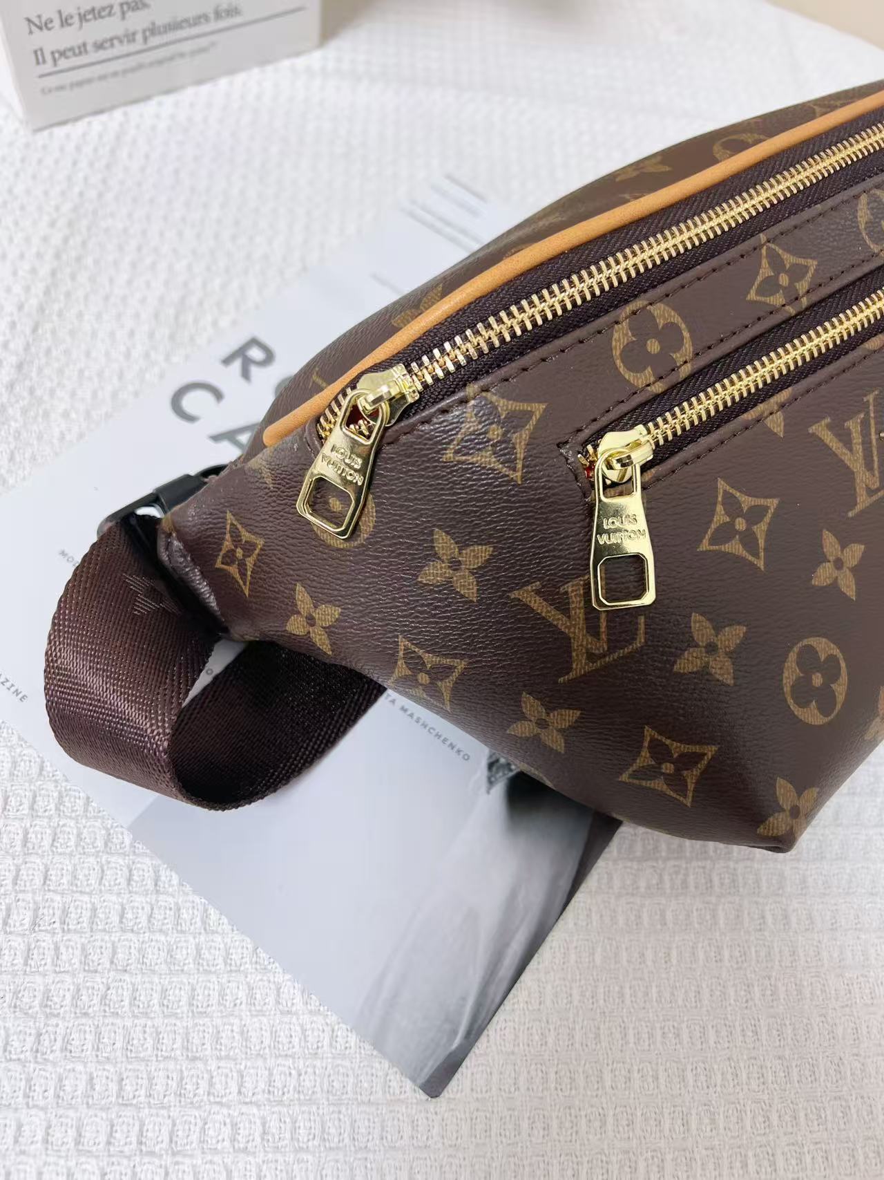 29$ LV Waist bag size 27x14x5cm 6882 BYA249 gallery