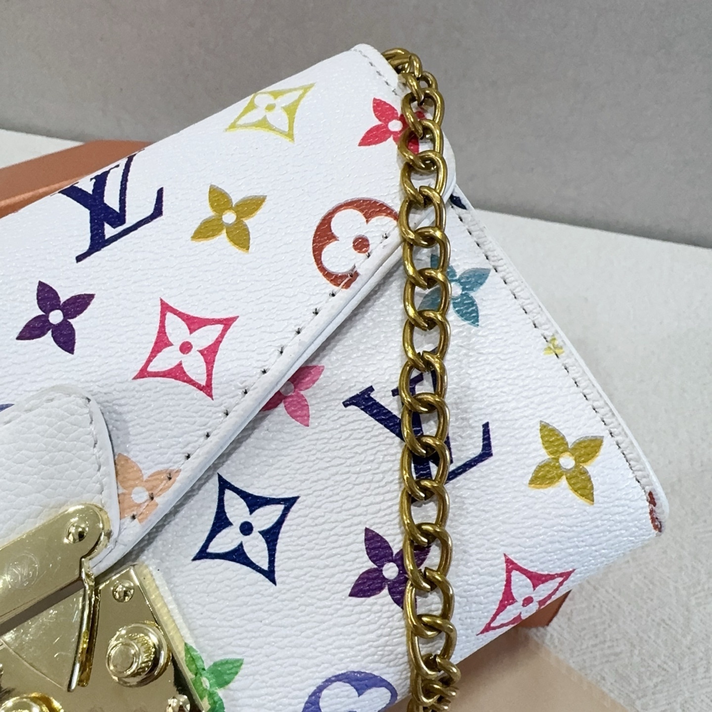 29$ dh LV 3073 Shoulder bag size 21X13X5 cm 70491822094 BY2251 gallery