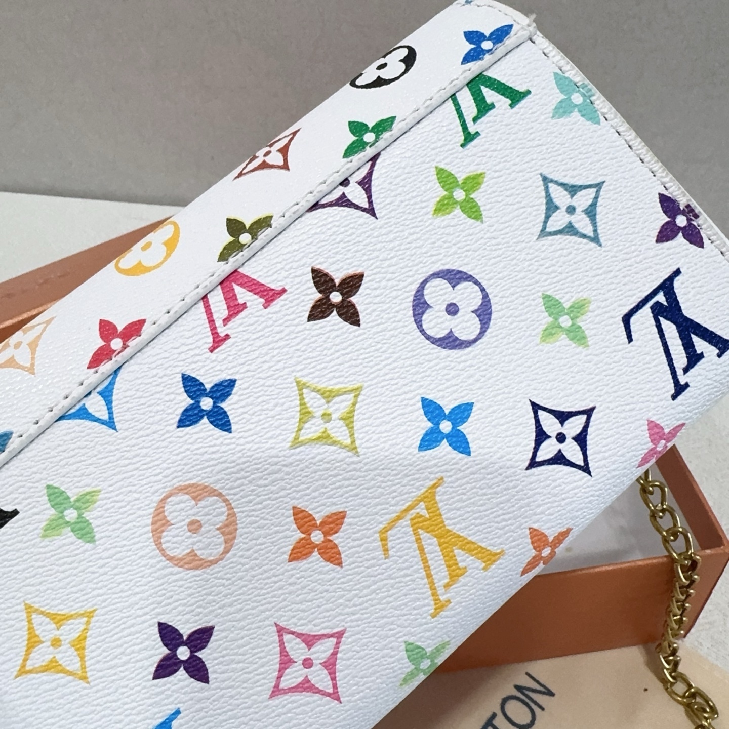 29$ dh LV 3073 Shoulder bag size 21X13X5 cm 70491822094 BY2251 gallery