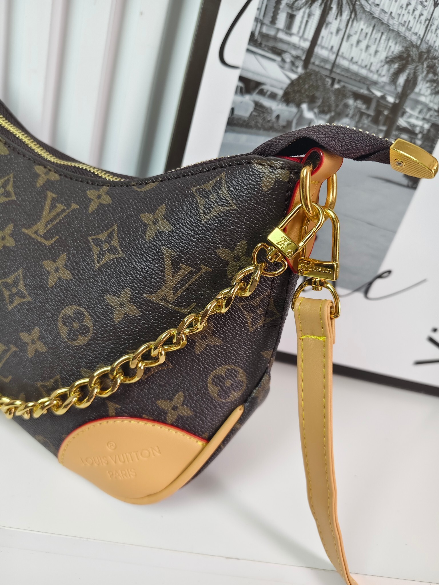 29$ dh LV 8029 Shoulder bag size 31X18X10 cm 50296422091 BY2371 gallery