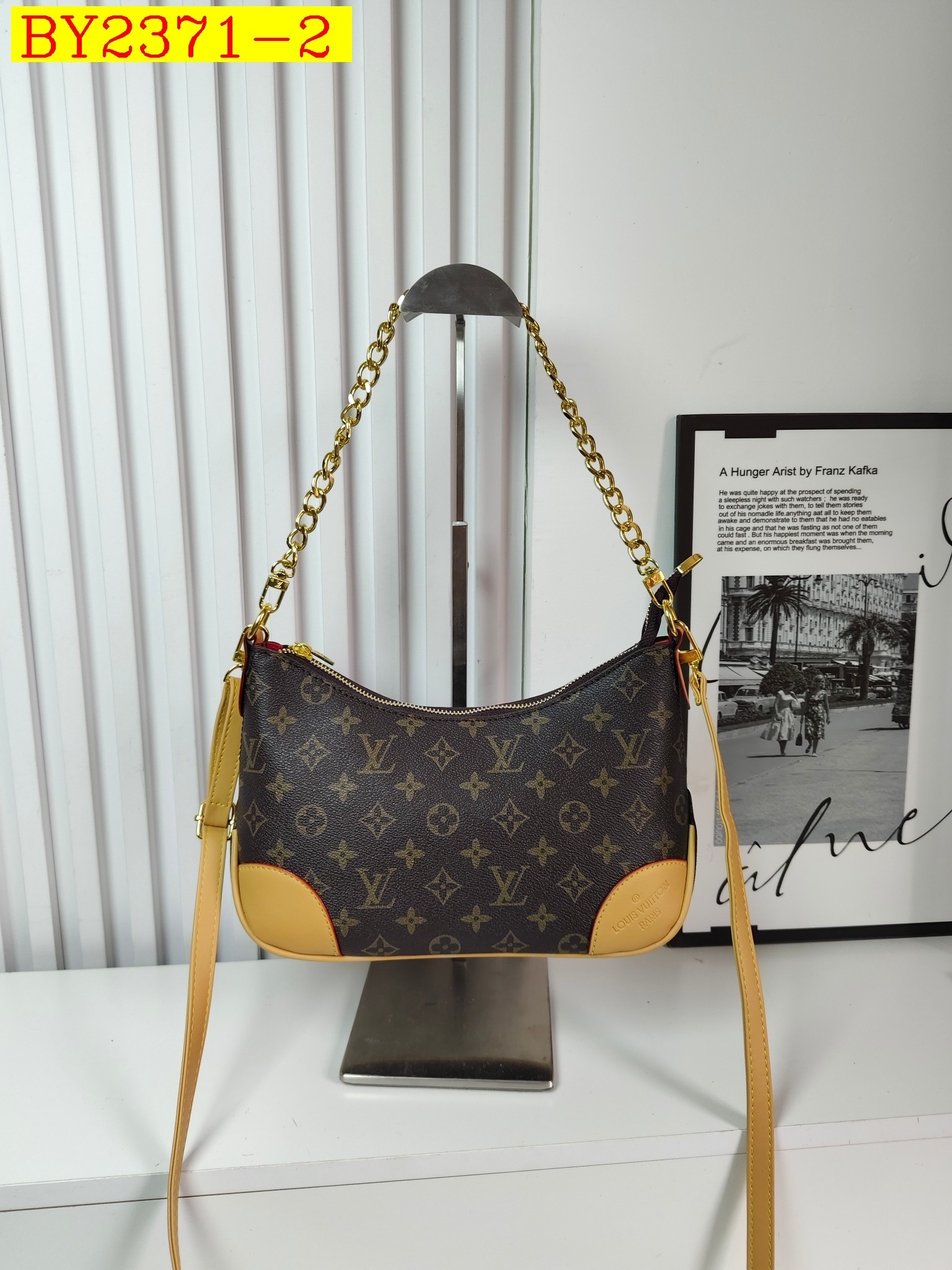 29$ dh LV 8029 Shoulder bag size 31X18X10 cm 50296422091 BY2371 gallery