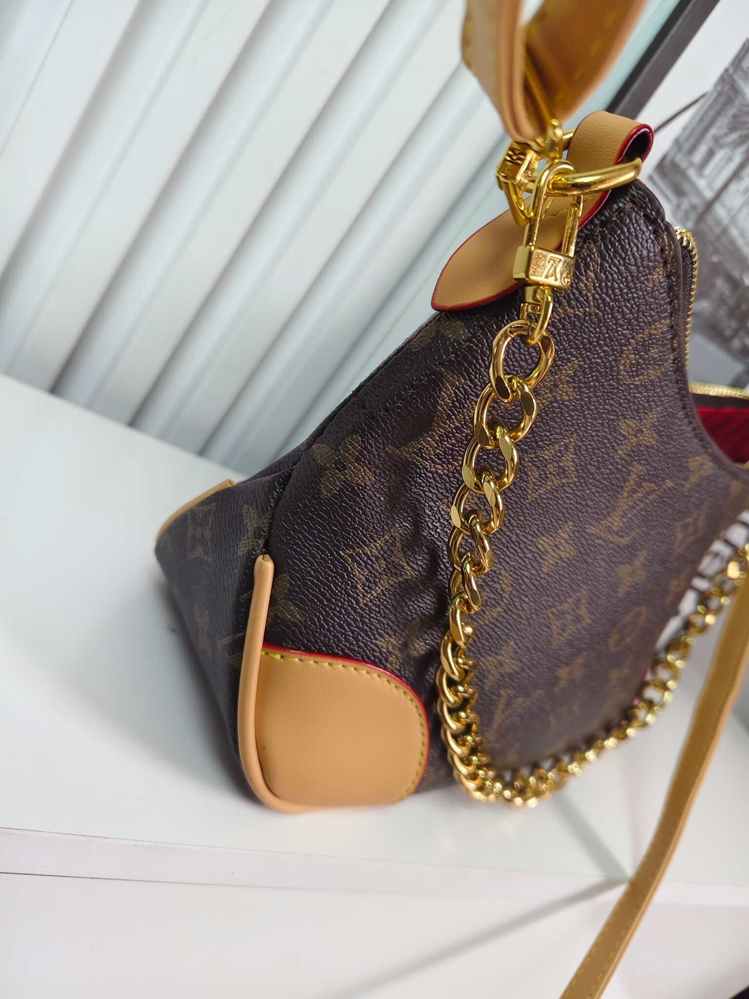 29$ dh LV 8029 Shoulder bag size 31X18X10 cm 50296422091 BY2371 gallery