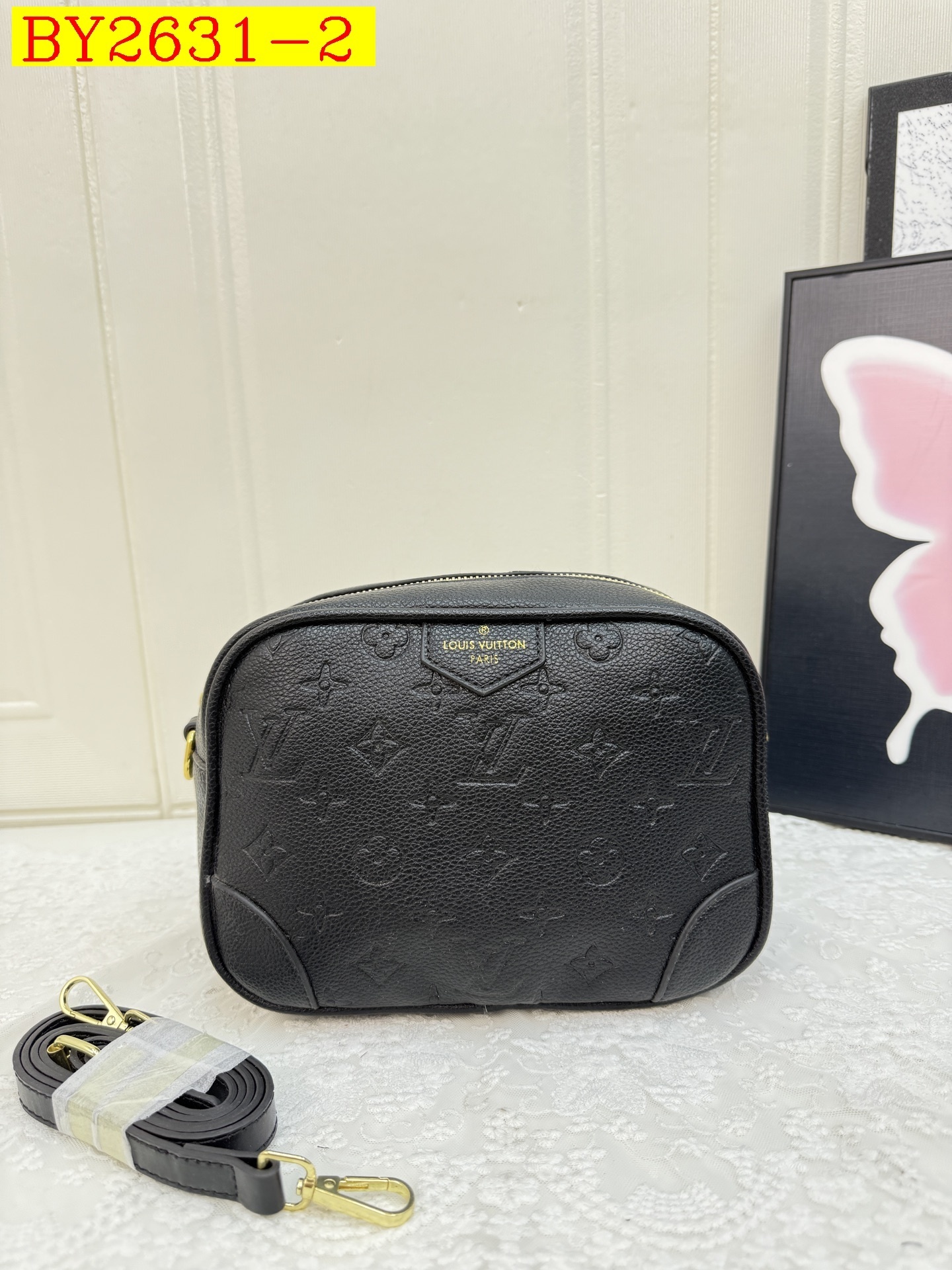 29$ dh LV 8635 Shoulder bag size 22X16X8 cm 90587422090 BY2631 gallery