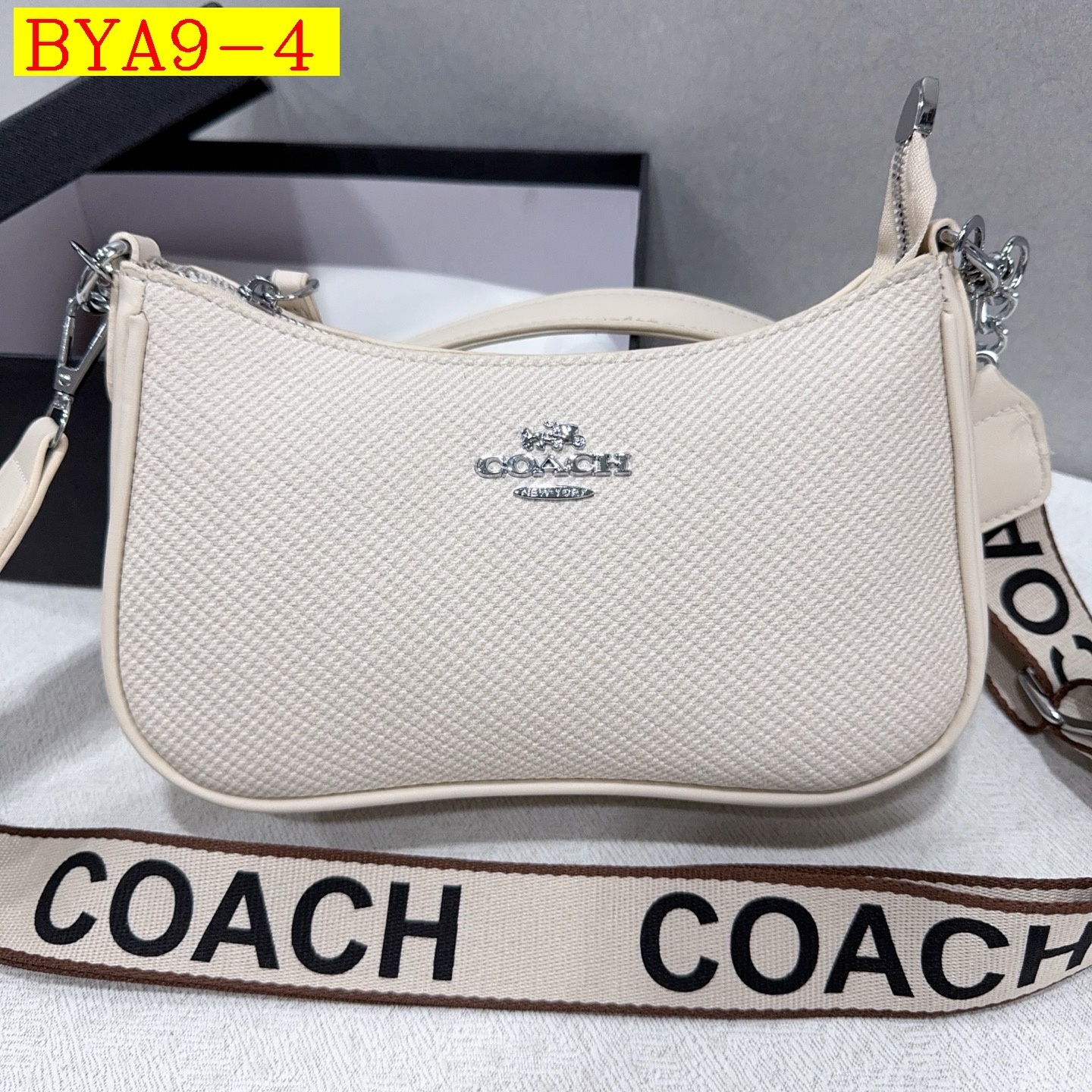 30$ Coach Shoulder bag size 25x15x7cm 9896 BYA9 gallery