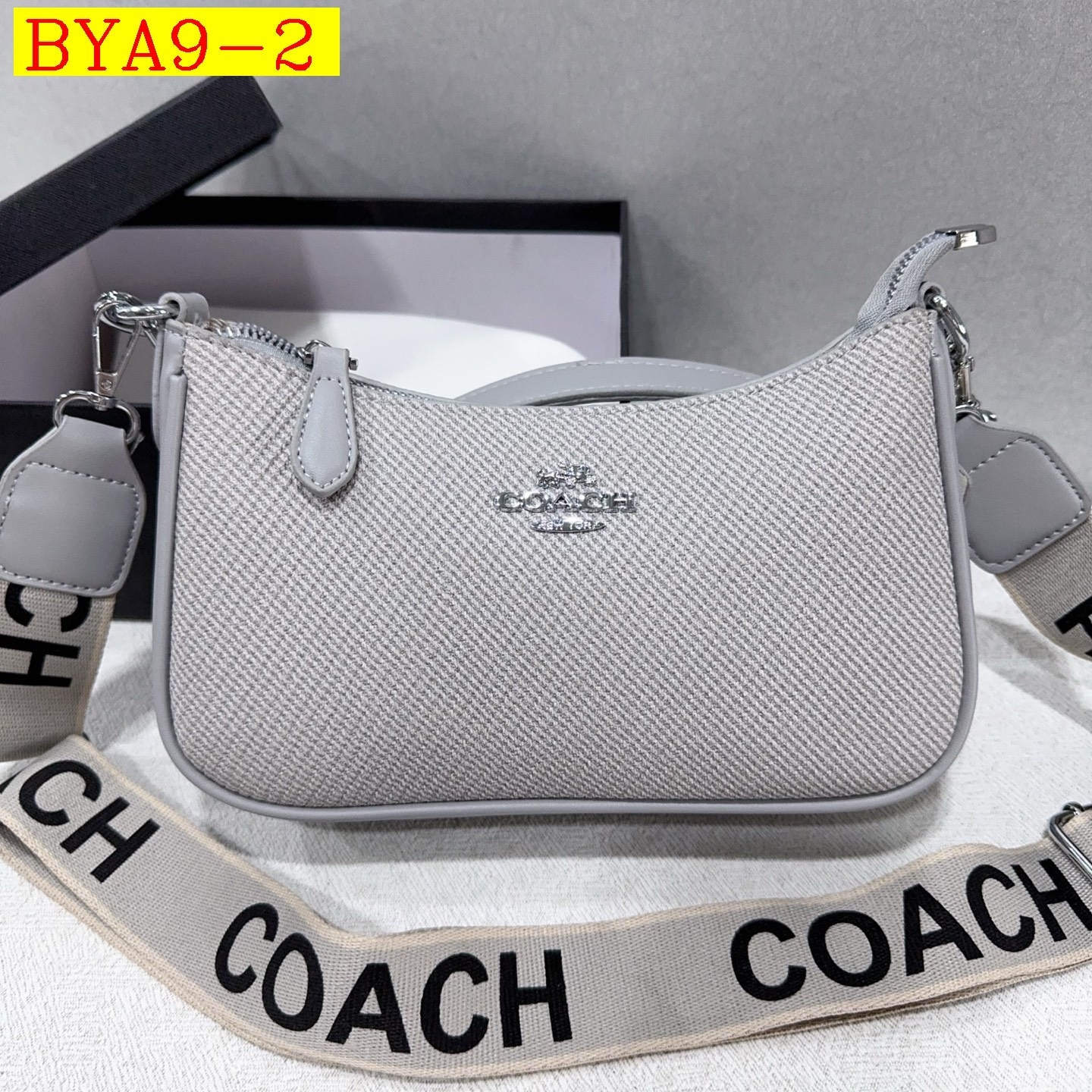 30$ Coach Shoulder bag size 25x15x7cm 9896 BYA9 gallery