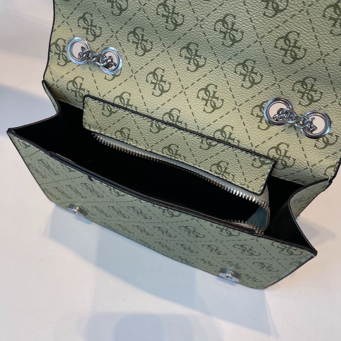 30$ Guess Shoulder bag size 22x14x6cm 8748 BYA169 gallery