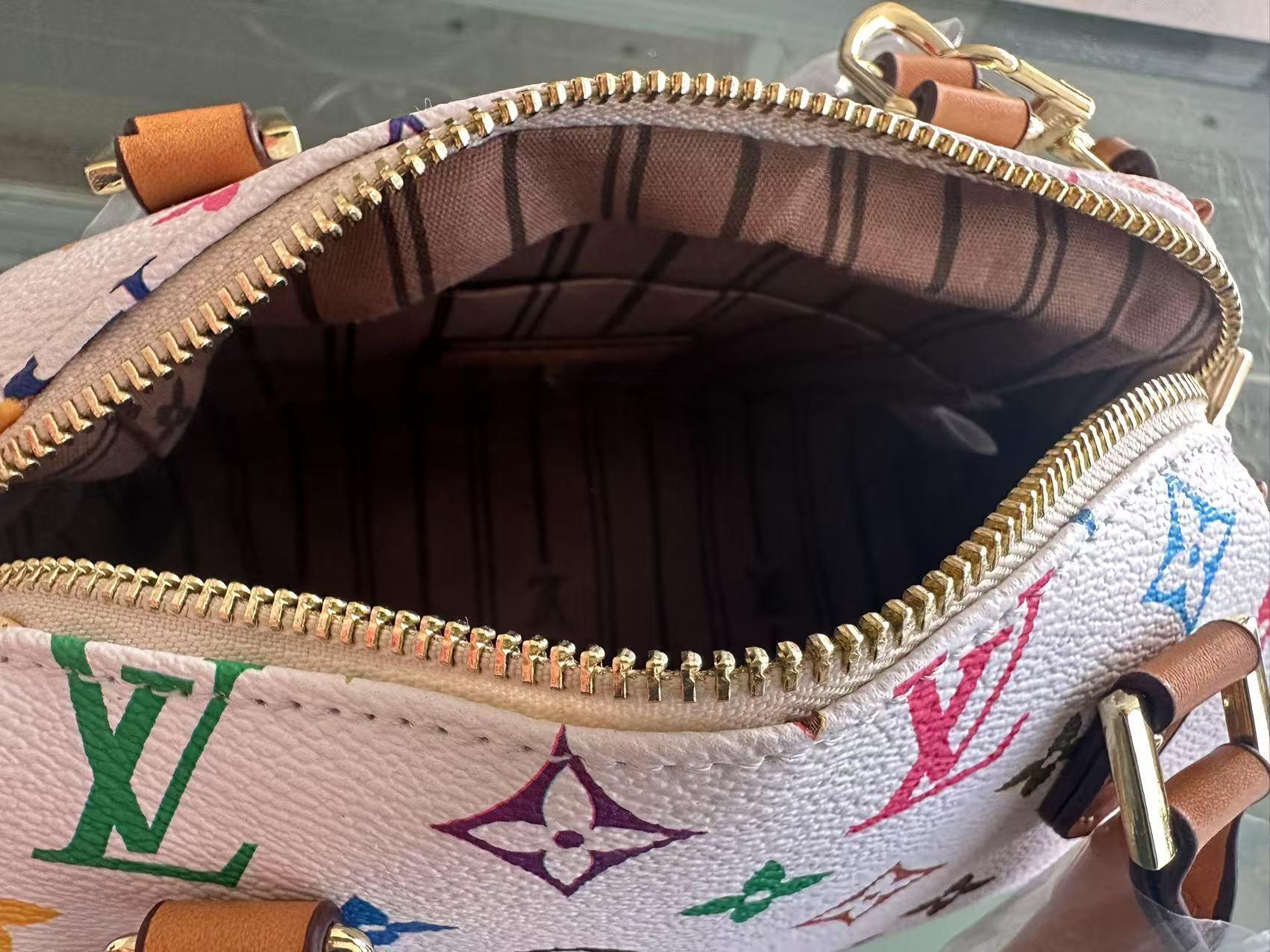 30$ LV 2813 Shoulder bag size 23x13x10 cm 612126 BY3455 gallery