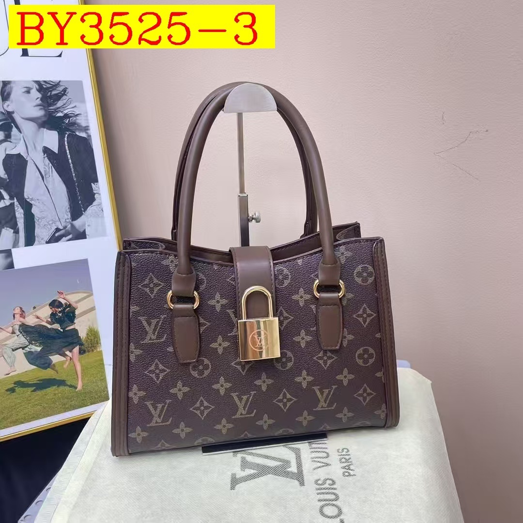 30$ LV 9381 Shoulder bag size 27x20x9 cm 010062 BY3525 gallery