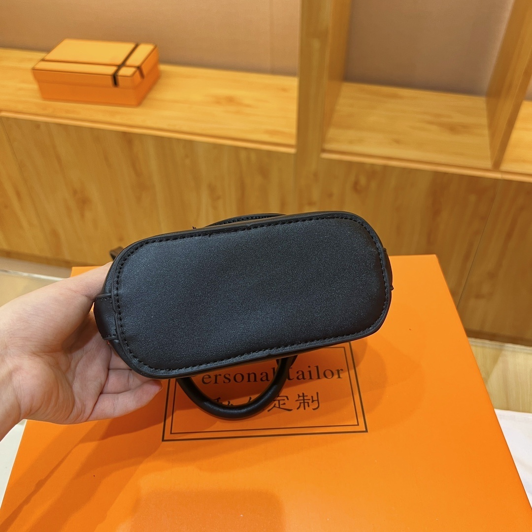 30$ LV Shoulder bag size 18x3x9cm 3888 BYA33 gallery