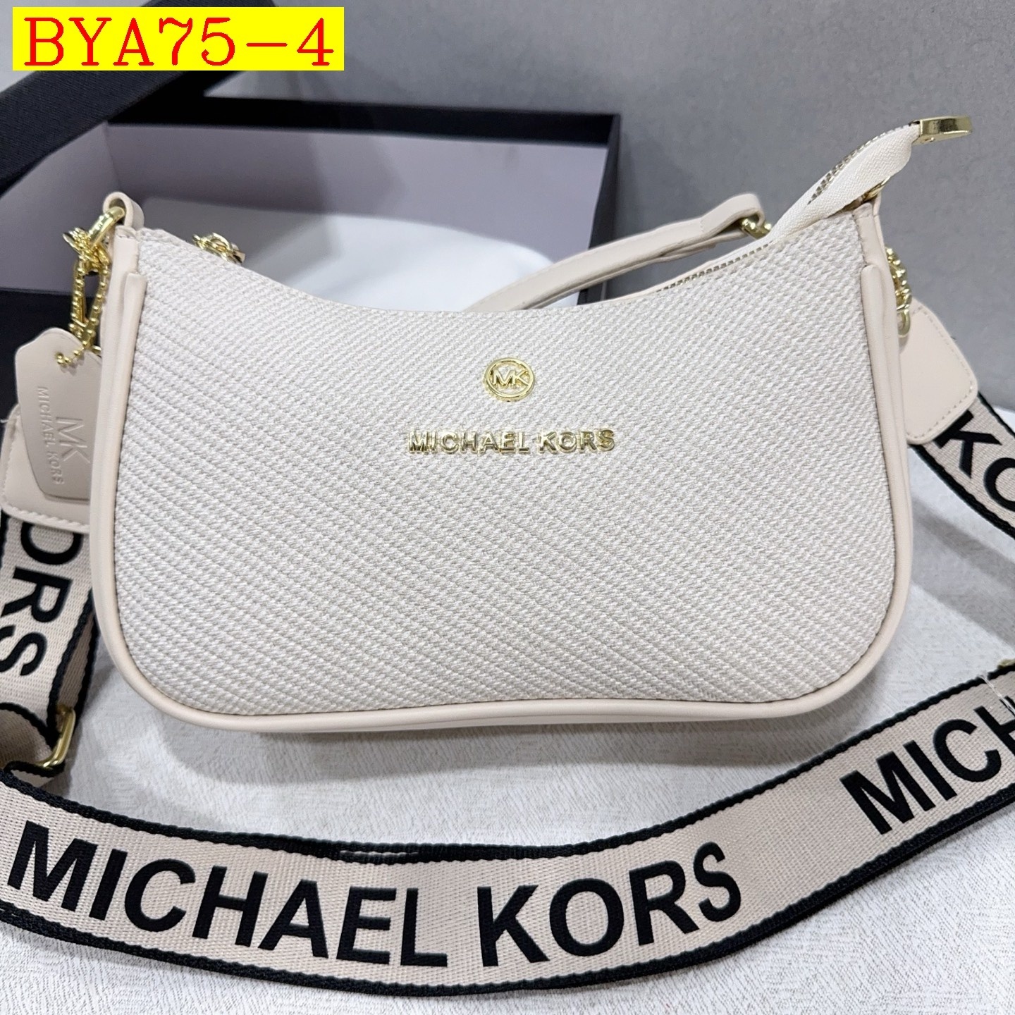 30$ MK Shoulder bag size 25x15x7cm 6856 BYA75 gallery