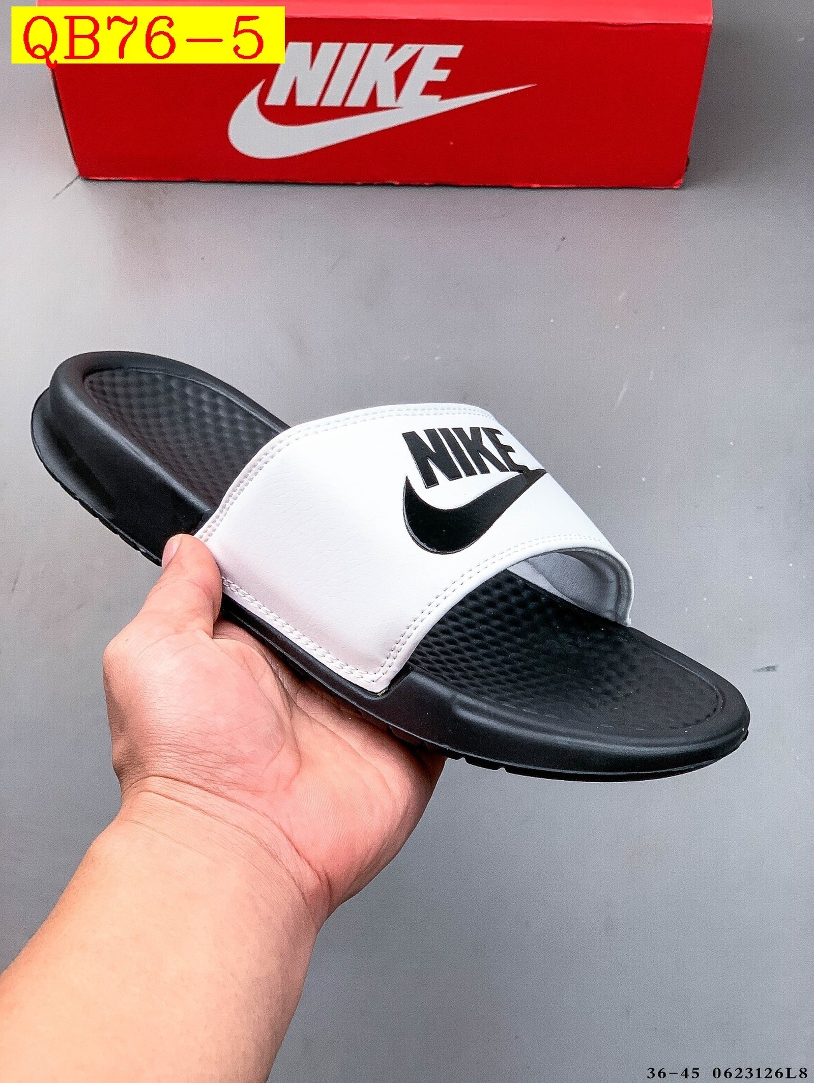 30$ NIke WMNS BENASSI JDI Size 36-45 8890 QB76 gallery