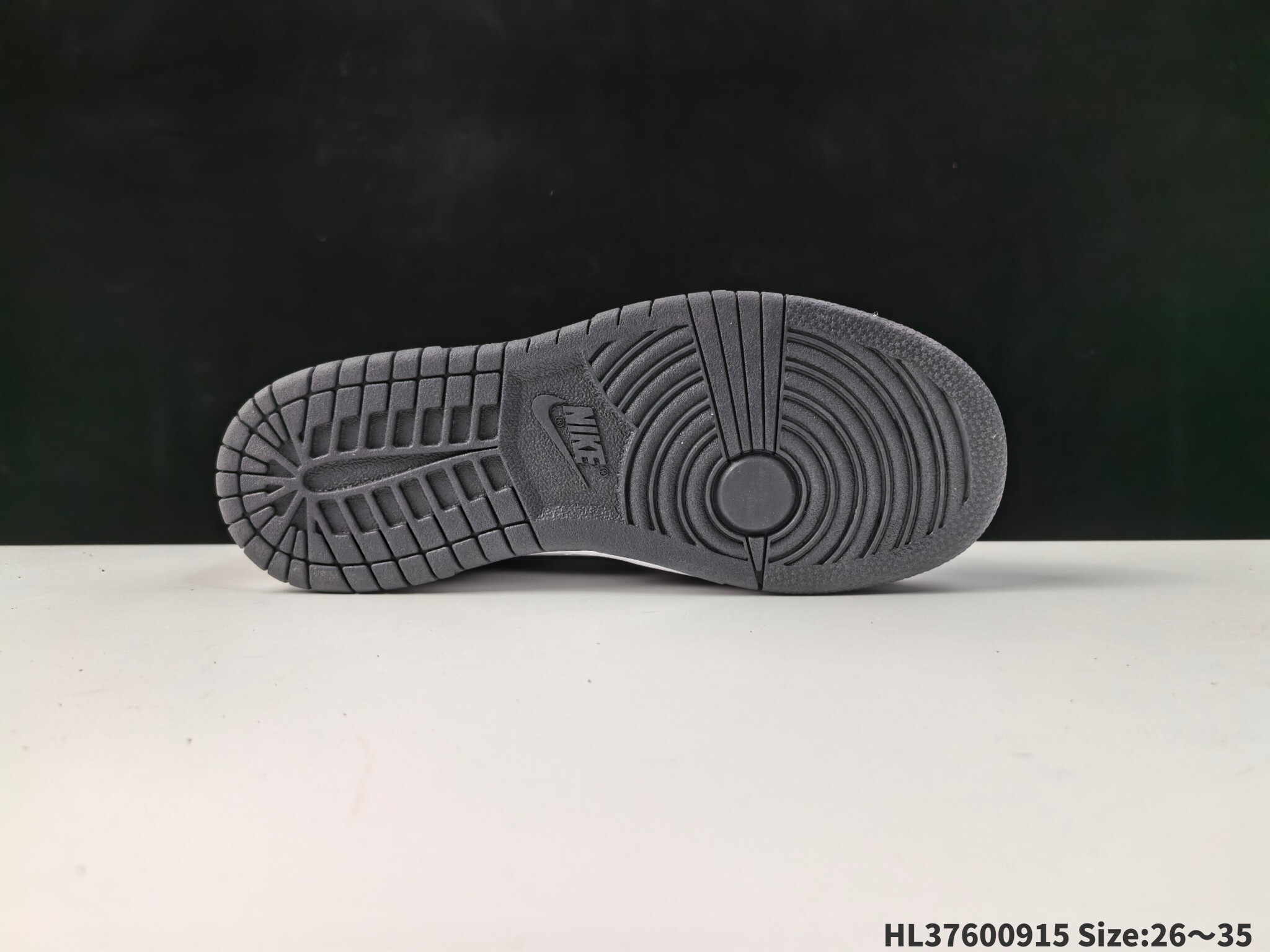 30$ Nike SB Dunk Low for kids size 26-35 719220 ZM196 gallery