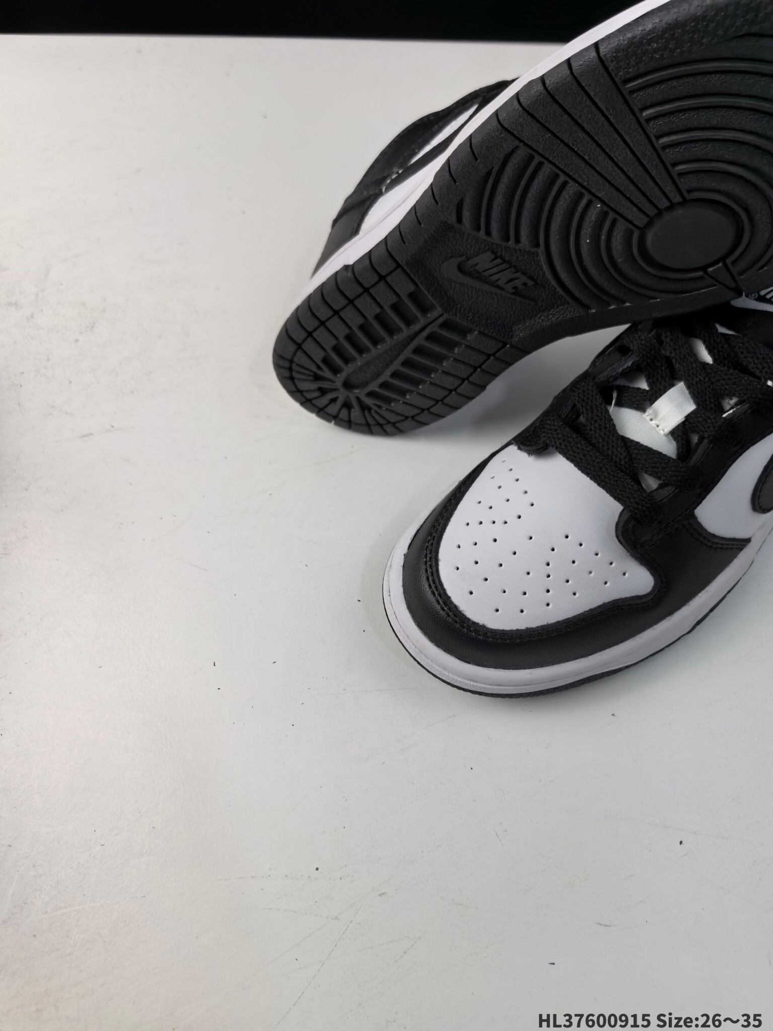 30$ Nike SB Dunk Low for kids size 26-35 719220 ZM196 gallery