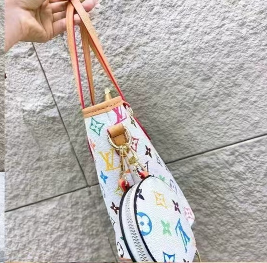 30$ dh LV 136 Tote bag size 20X11X20 cm 91508623100 BY2517 gallery