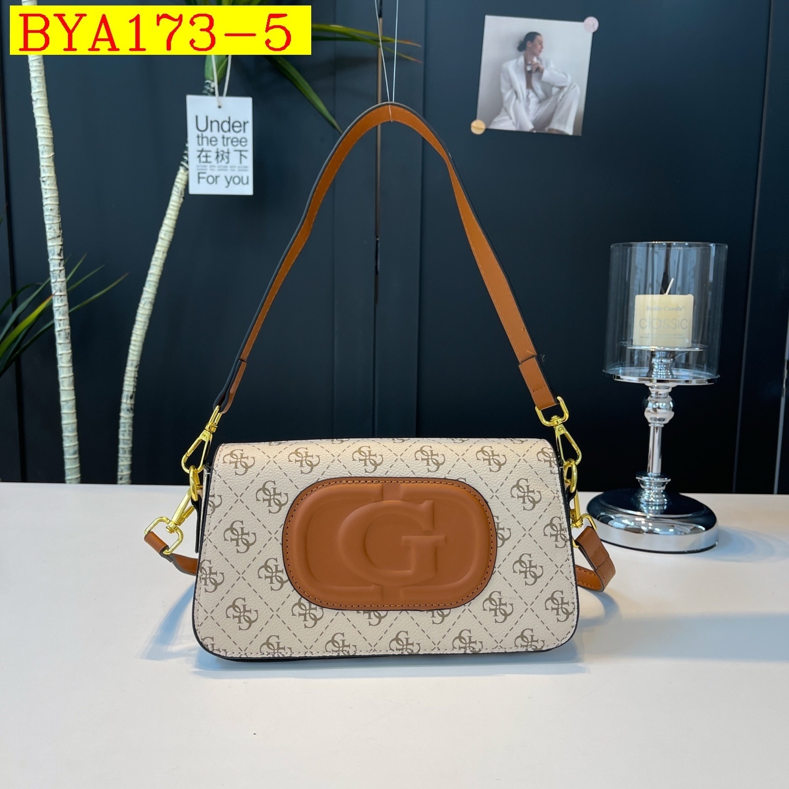 31$ Guess Shoulder bag size 23x13x6cm 8860 BYA173 gallery