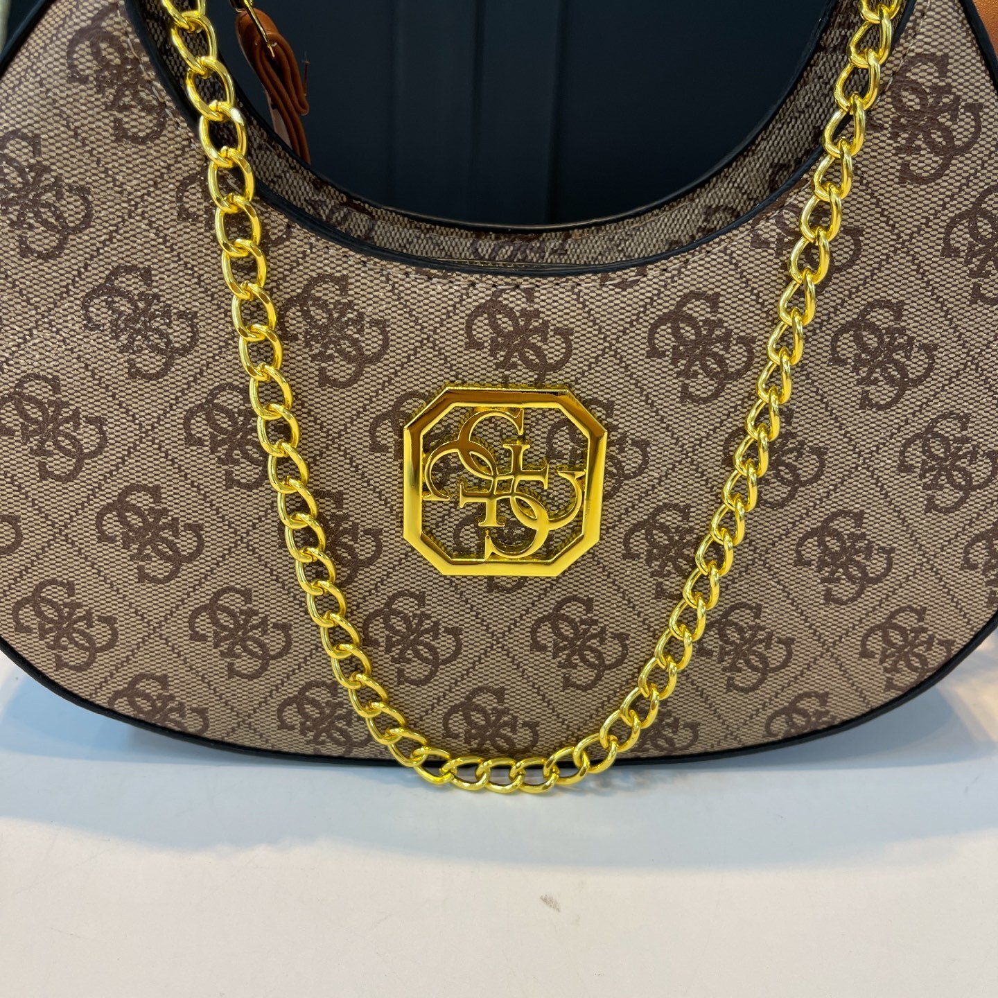 31$ Guess Shoulder bag size 24x17x6cm 5880 BYA177 gallery