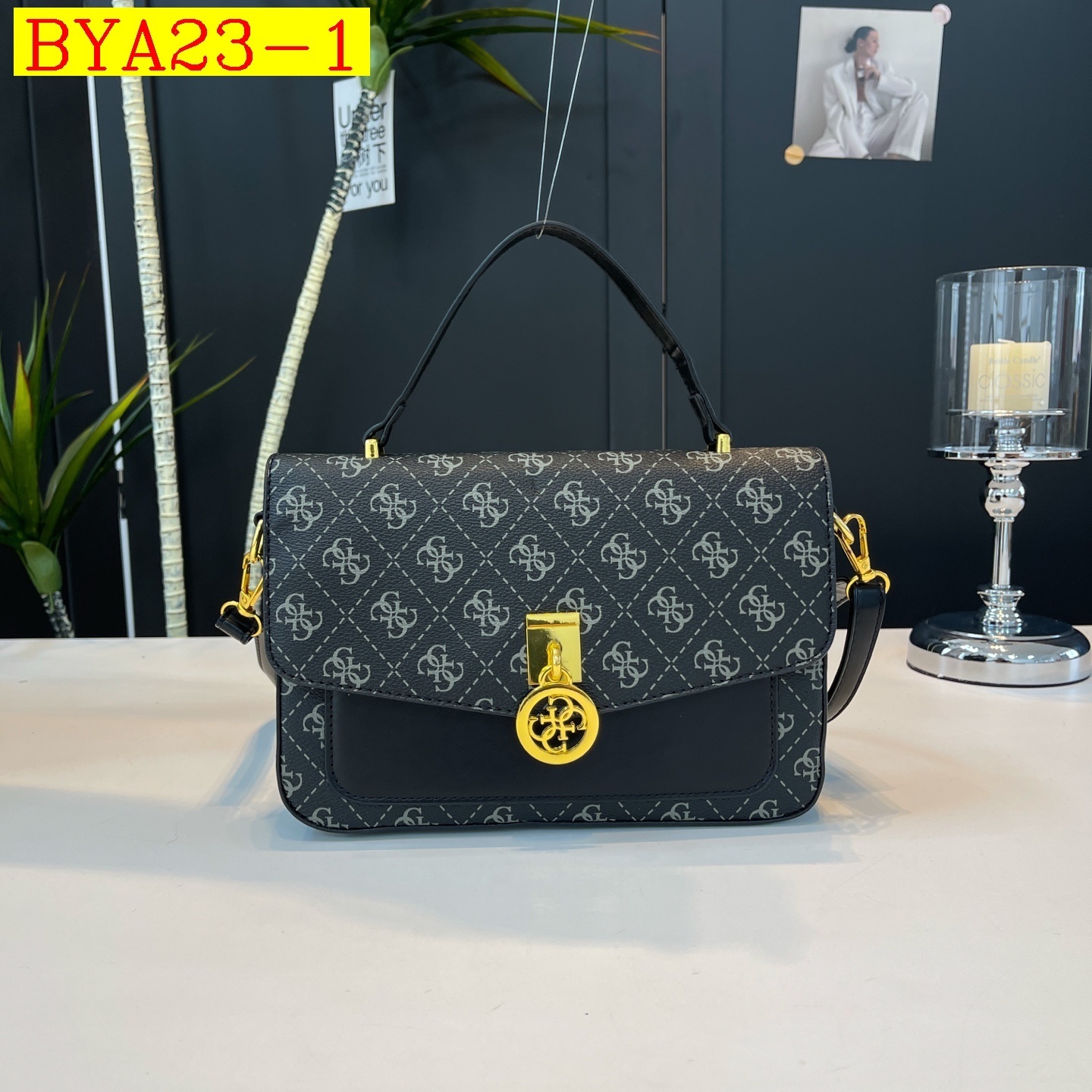 31$ Guess Shoulder bag size 24x17x7cm 5822 BYA23 gallery