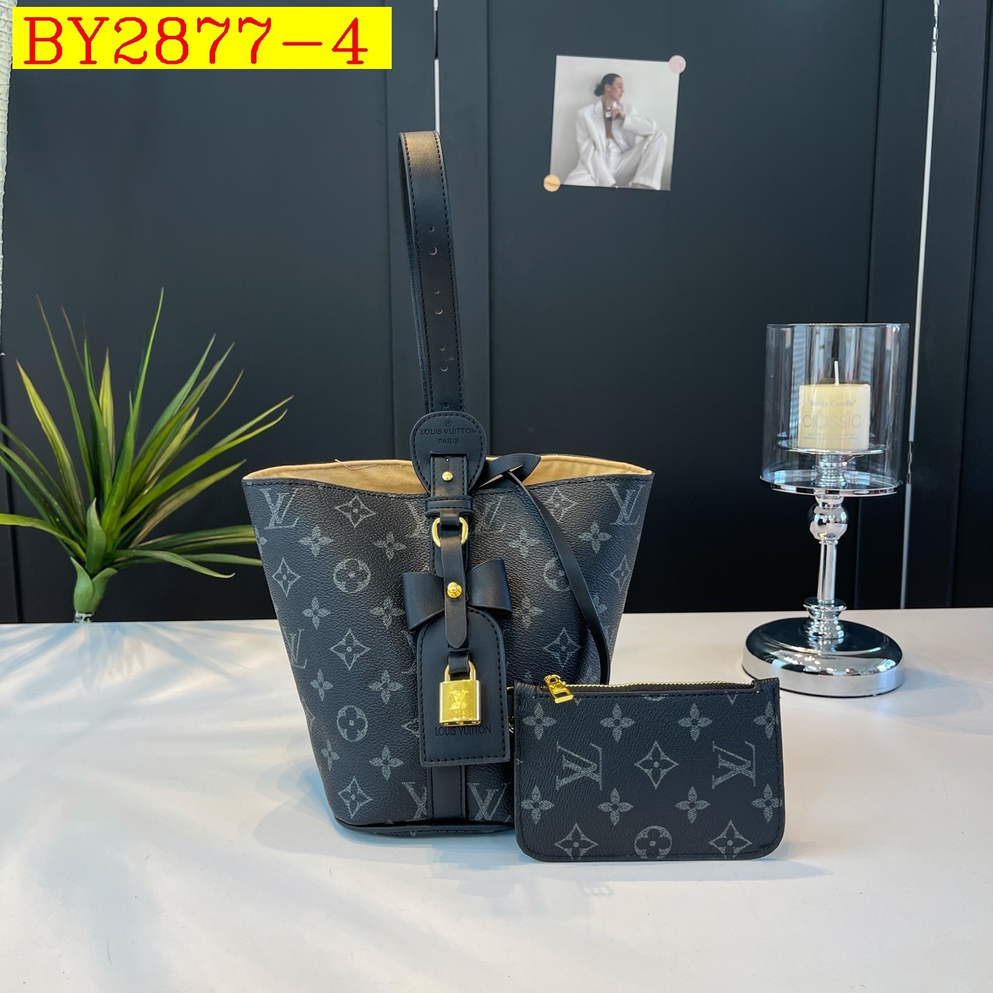 31$ LV 505 Shoulder bag size 25X19X14 cm 113284 BY2877 gallery
