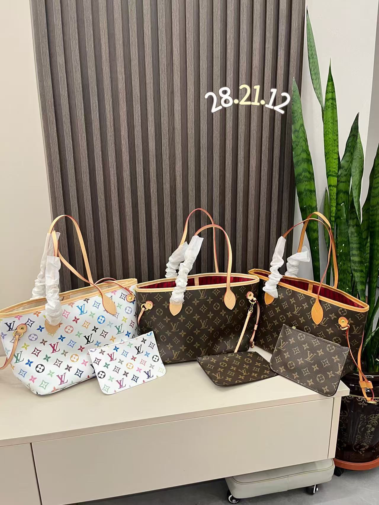 31$ LV Tote bag size 28x21x12 cm 813120 BY3443 gallery