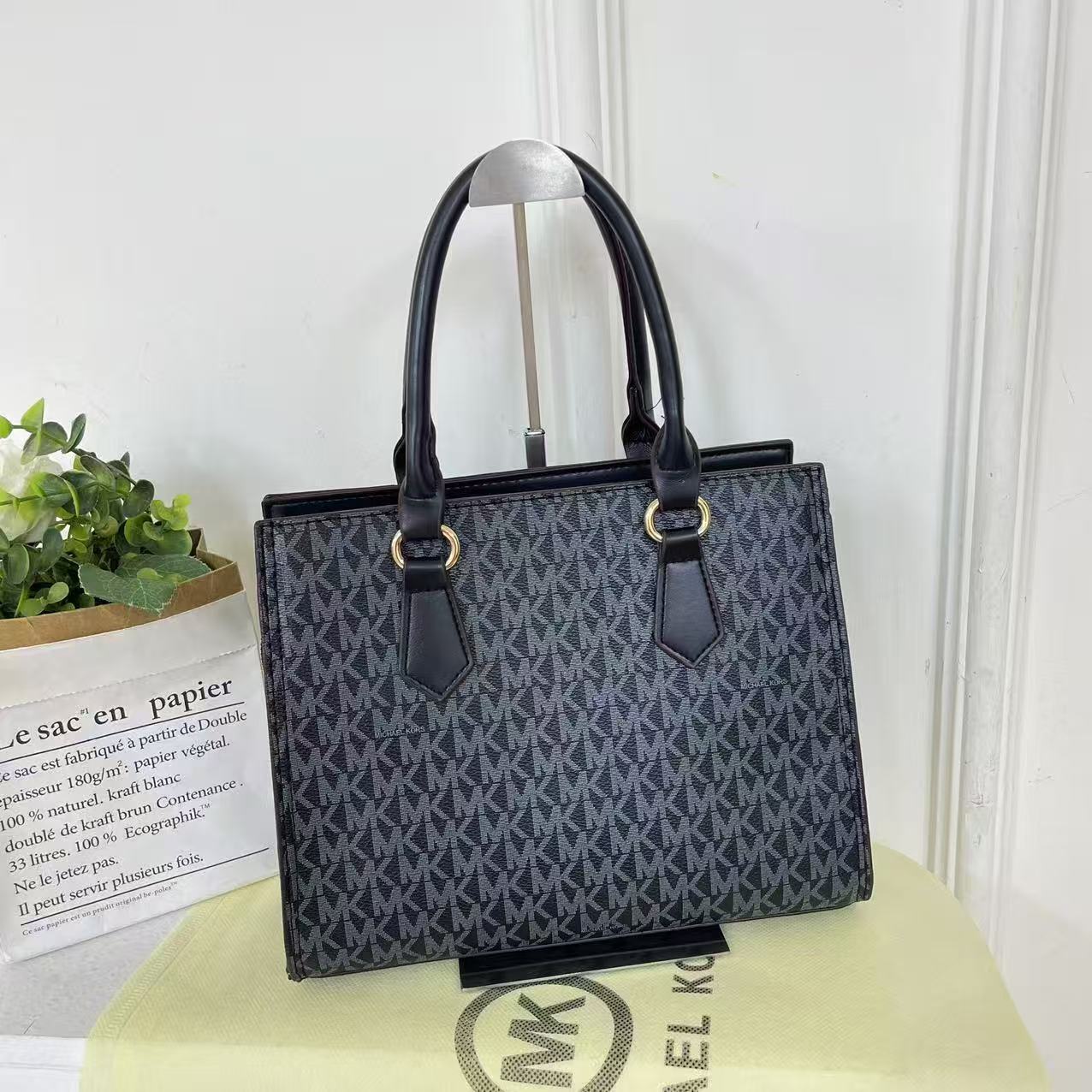 31$ MK 9198 Tote bag size 27x21x10 cm 817002 BY3149 gallery