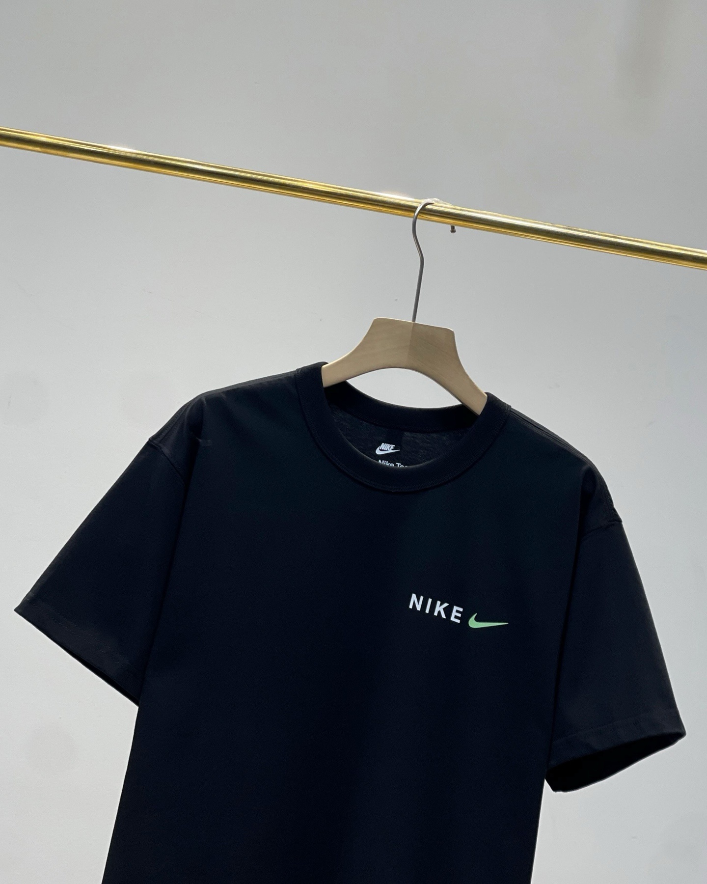 31$ Nike Sportswear Premium Essentials Short-sleeve size M-2XL 010380 DA444 gallery