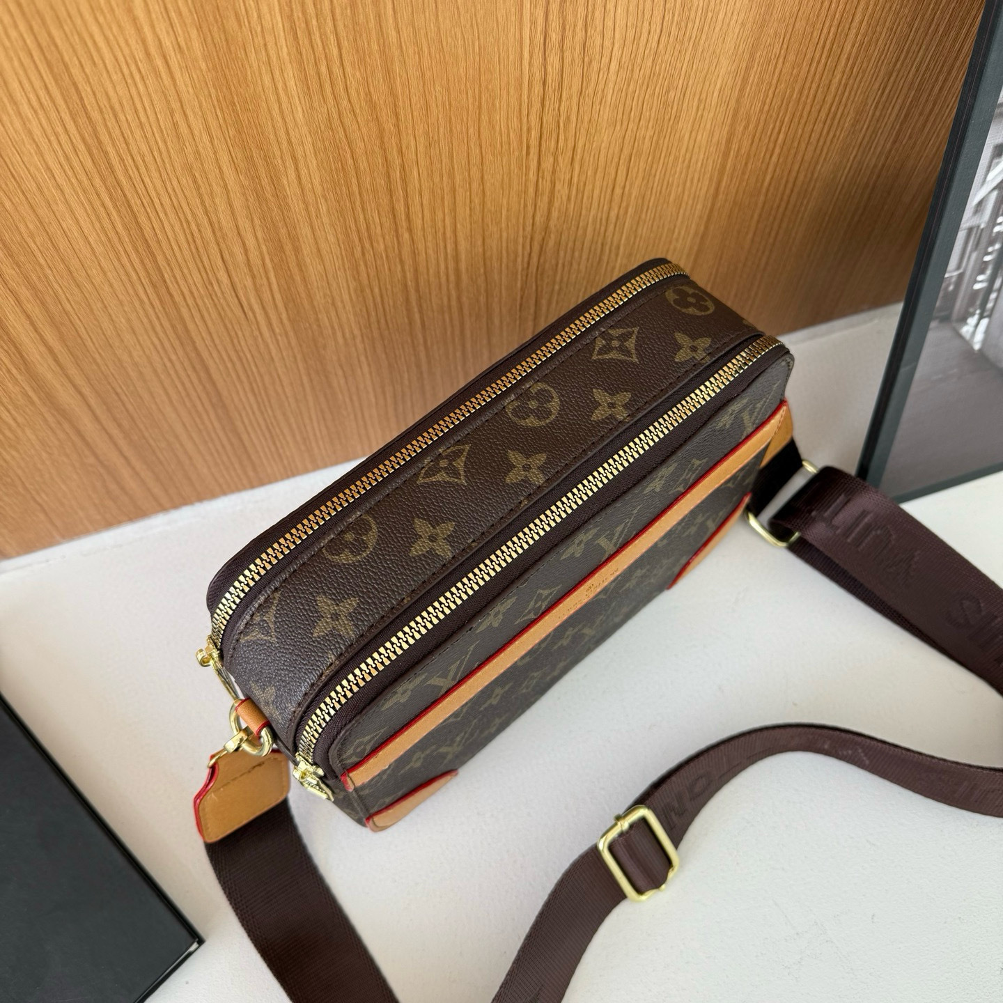 31$ dh LV 9019 Shoulder bag size 22X15X7 cm 91825023210 DX584 gallery
