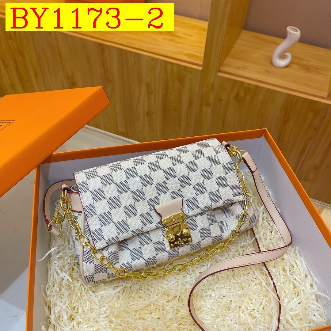 31$ new_dh LV 2452 Small square bag SIZE 25X15X10 CM 61302012996 BY1173 gallery