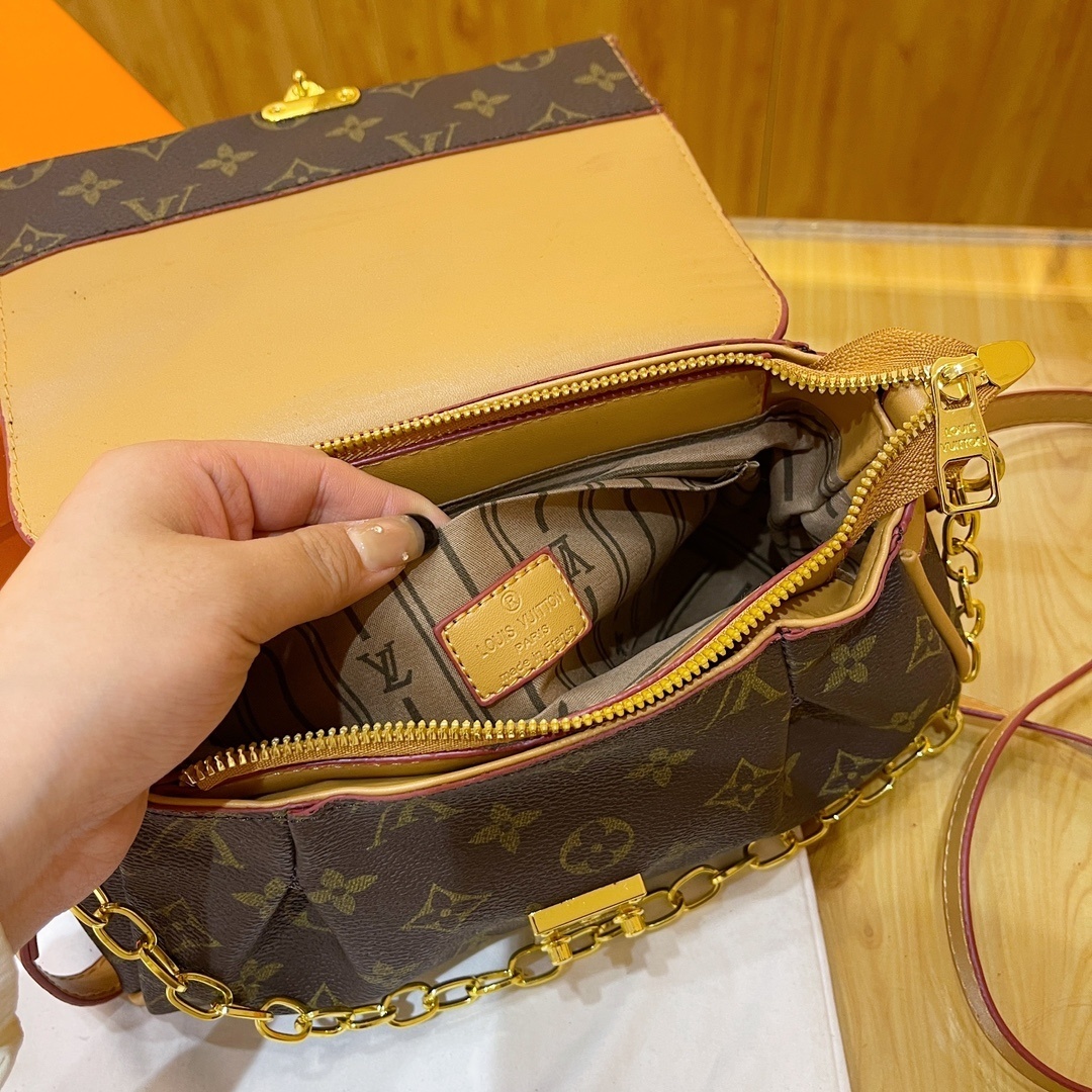 31$ new_dh LV 2452 Small square bag SIZE 25X15X10 CM 61302012996 BY1173 gallery