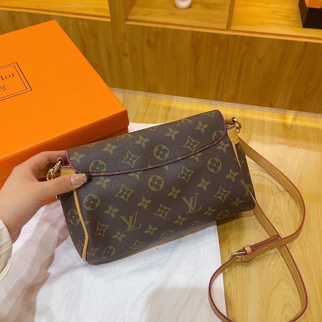 31$ new_dh LV 2452 Small square bag SIZE 25X15X10 CM 61302012996 BY1173 gallery